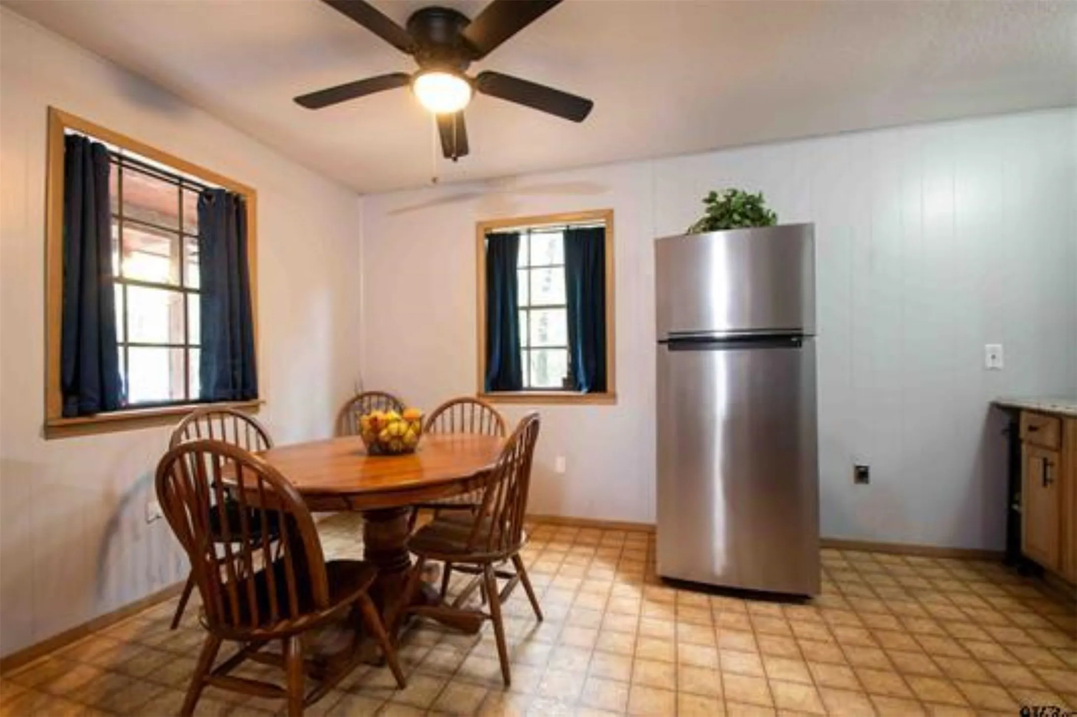 Kitchen and dining area.