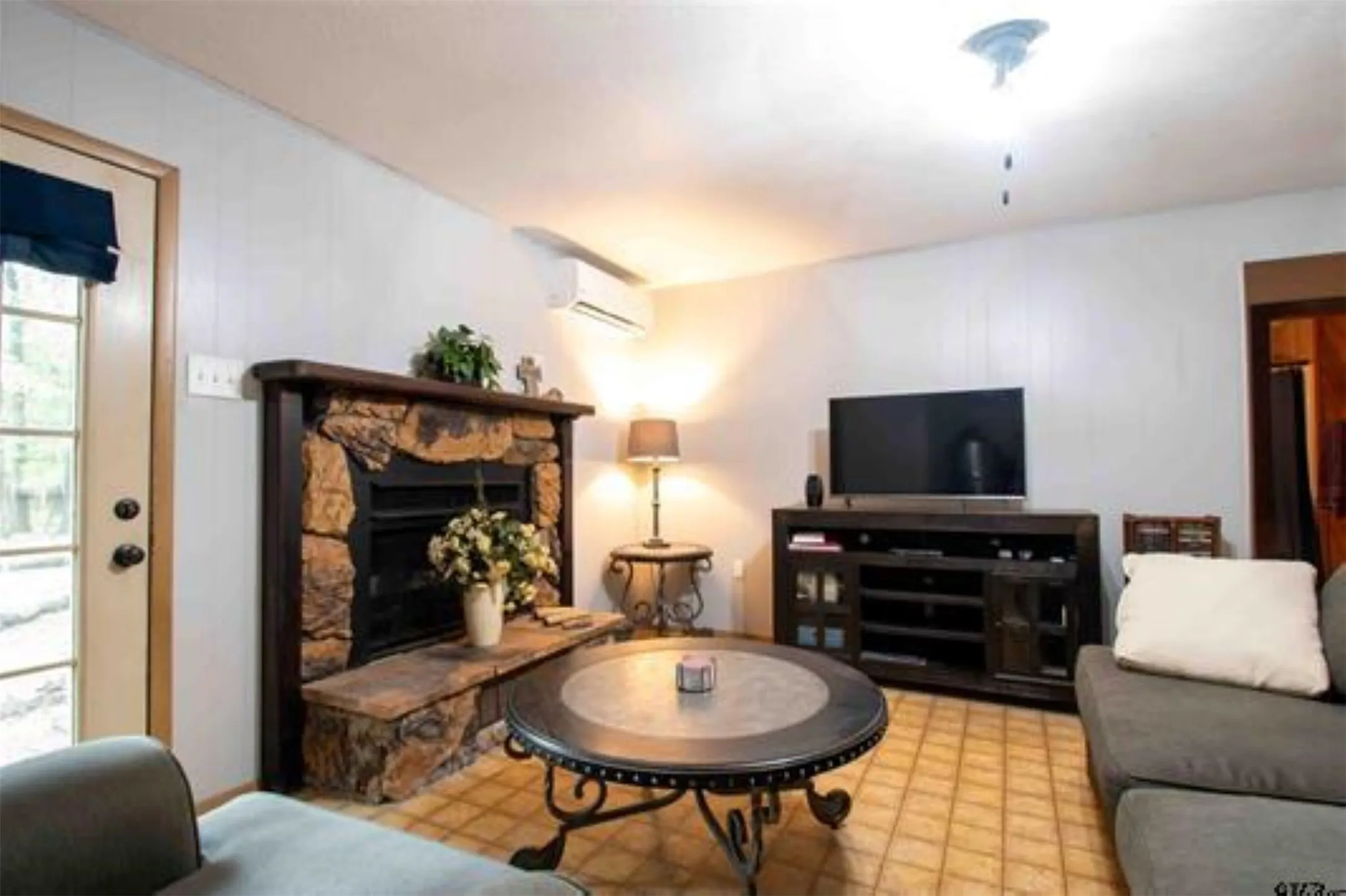 15x14 Living Room.