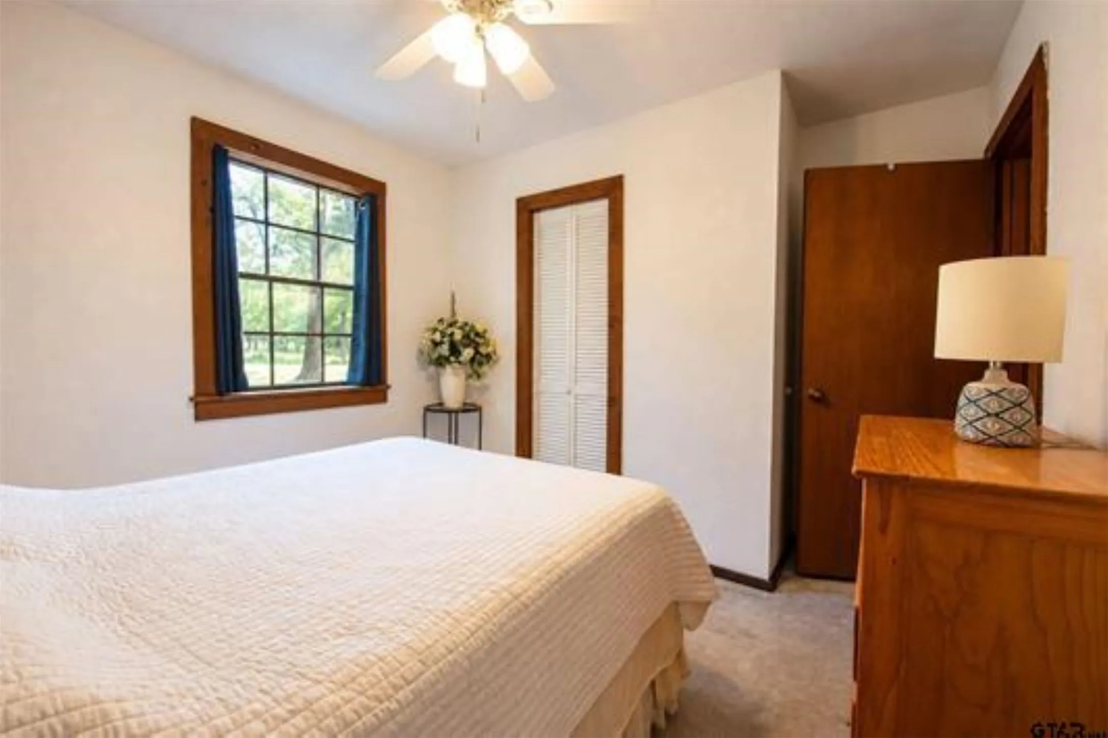 10x10 bedroom 1.