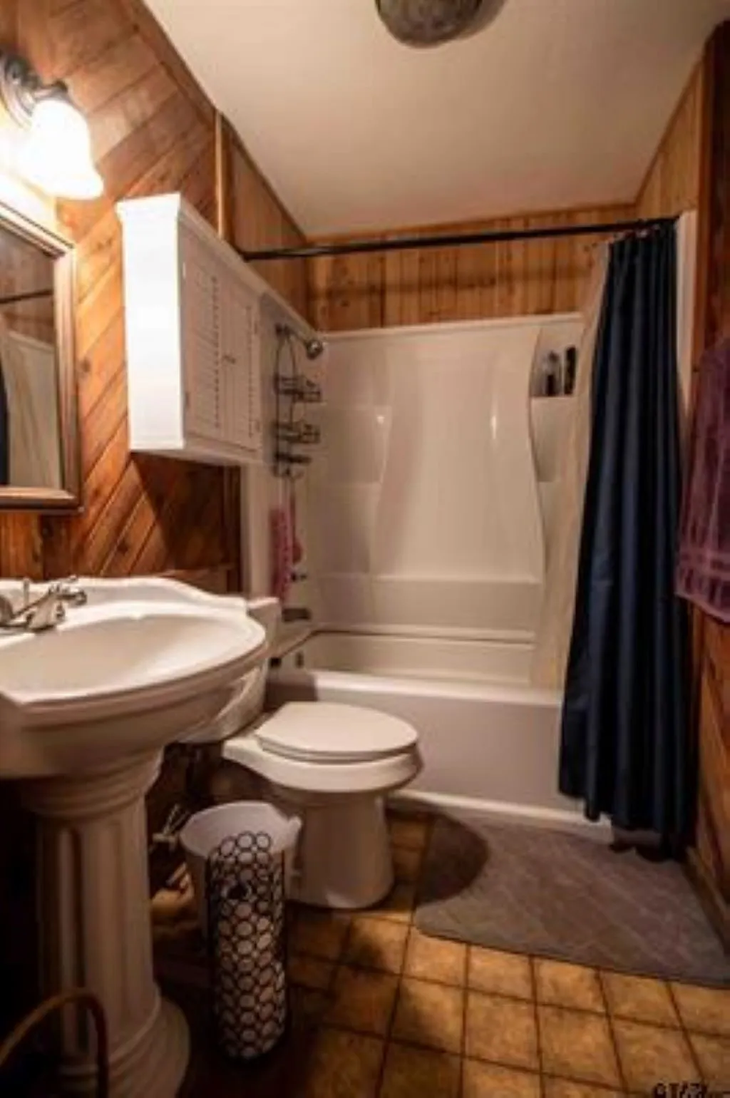 Another view of bathroom.