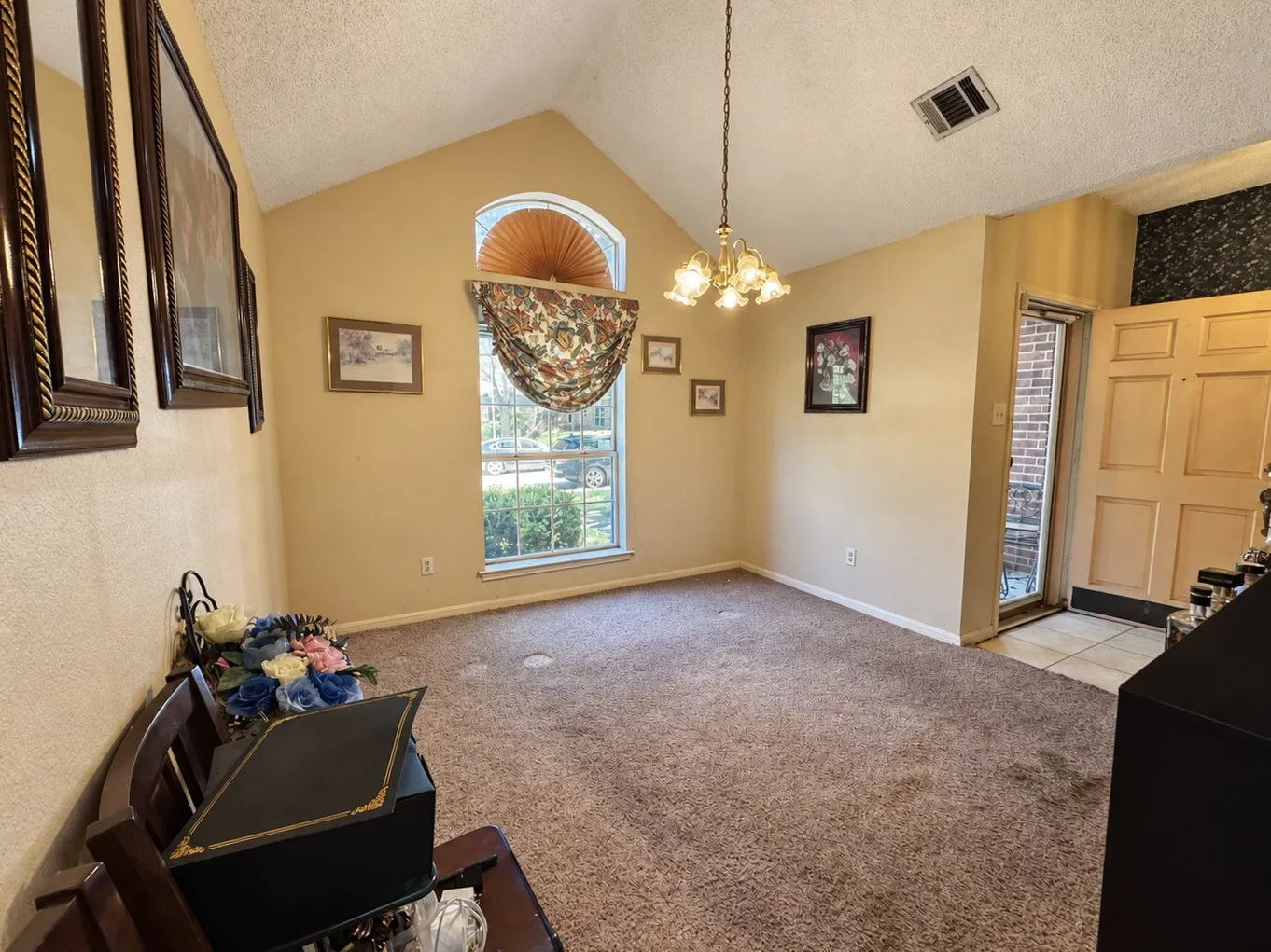Single Family Residence For Sale in Dallas County , 725 Andalusia Trail, De Soto, Texas 75115, 3 Bedroom, 2 Bathroom, 2 Garage spaces, 1,602 Sqft, built in 1989, mls#21405364, Real Estate Agent in De Soto, Homes For Sale in Dallas county, Homes For Sale in De Soto, Realtor in De Soto Texas, Real Estate Brokerage Independent Realty Texas, Luminita Cordes Realtor