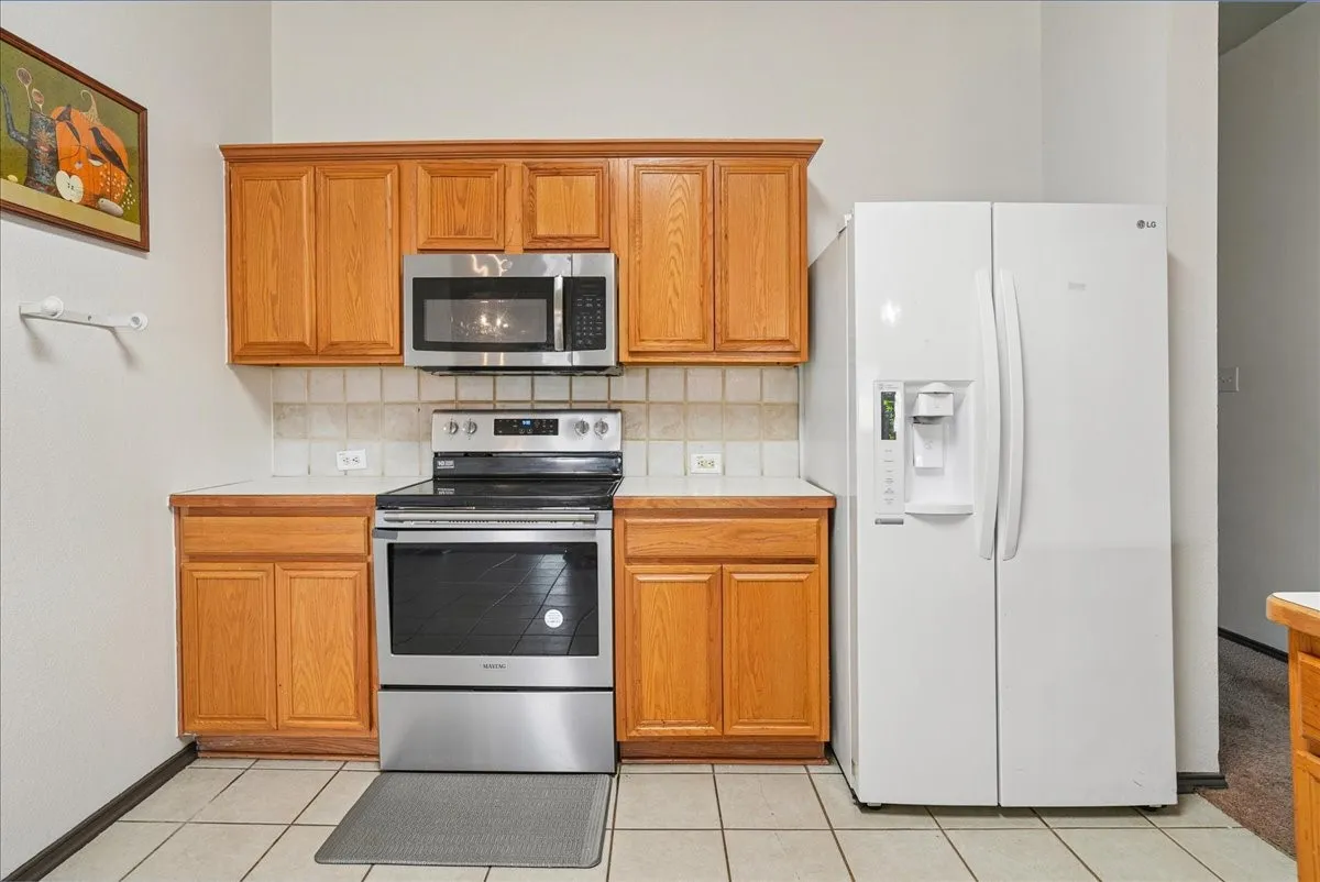 Single Family Residence For Sale in Dallas County , 1004 Cedarbrook Circle, Grand Prairie, Texas 75052, 4 Bedroom, 2 Bathroom, 2 Garage spaces, 1,960 Sqft, built in 2002, mls#21405746, Real Estate Agent in Grand Prairie, Homes For Sale in Dallas county, Homes For Sale in Grand Prairie, Realtor in Grand Prairie Texas, Real Estate Brokerage Independent Realty Texas, Luminita Cordes Realtor