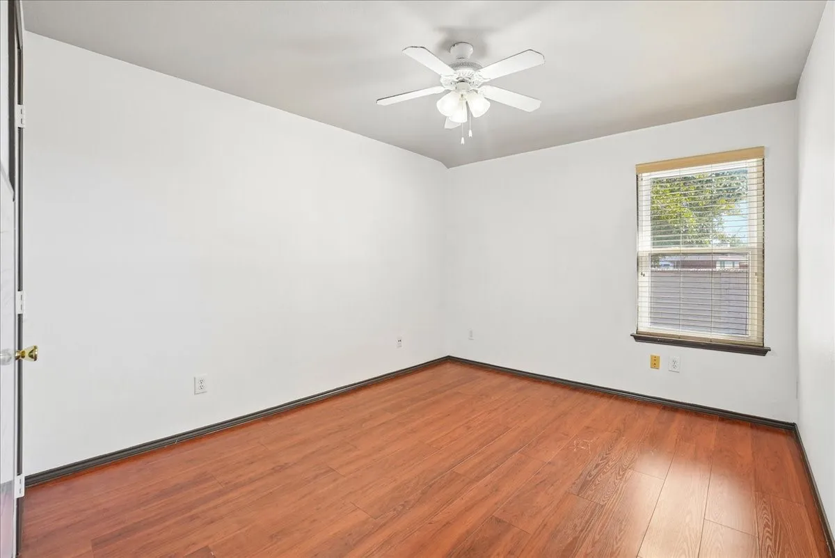 Single Family Residence For Sale in Dallas County , 1004 Cedarbrook Circle, Grand Prairie, Texas 75052, 4 Bedroom, 2 Bathroom, 2 Garage spaces, 1,960 Sqft, built in 2002, mls#21405746, Real Estate Agent in Grand Prairie, Homes For Sale in Dallas county, Homes For Sale in Grand Prairie, Realtor in Grand Prairie Texas, Real Estate Brokerage Independent Realty Texas, Luminita Cordes Realtor