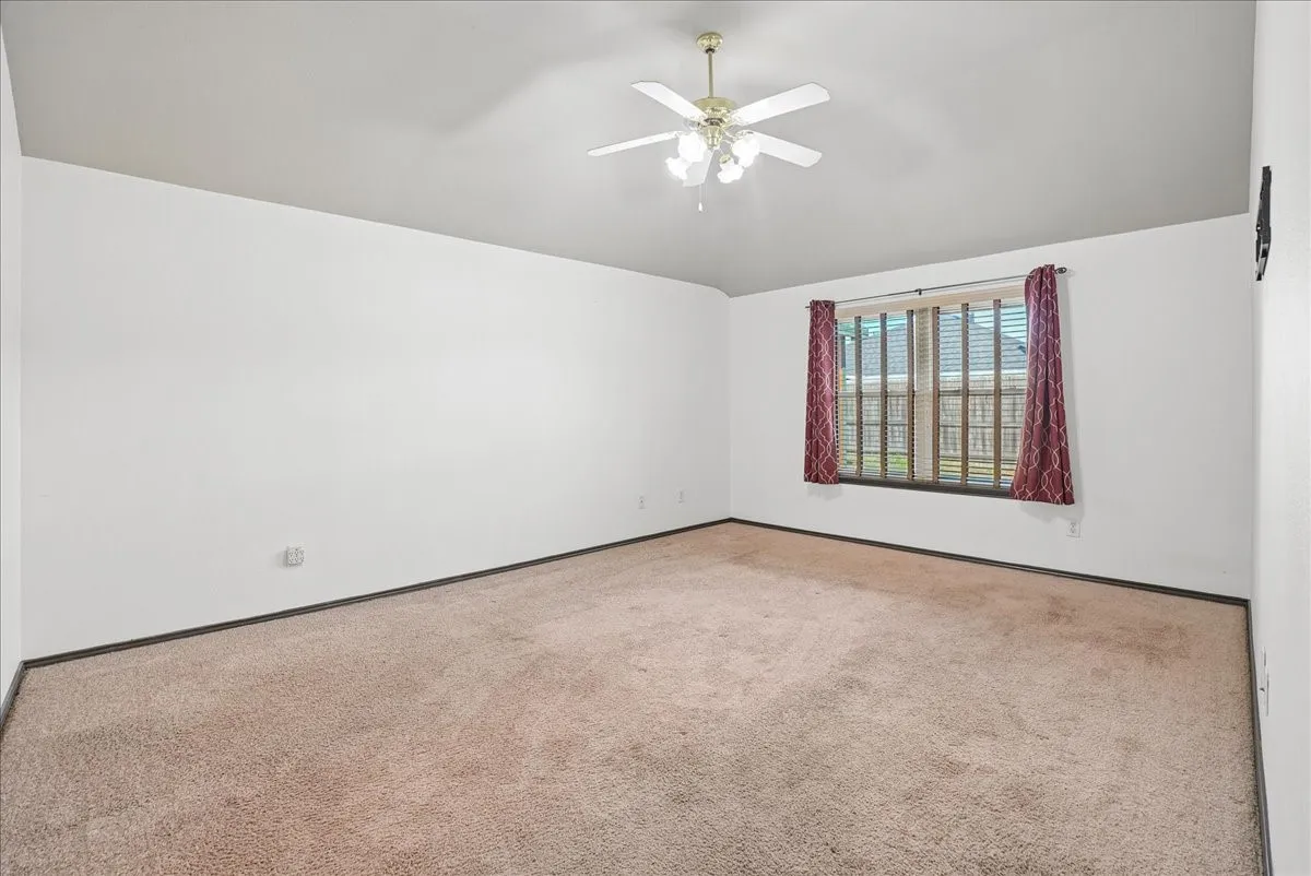 Single Family Residence For Sale in Dallas County , 1004 Cedarbrook Circle, Grand Prairie, Texas 75052, 4 Bedroom, 2 Bathroom, 2 Garage spaces, 1,960 Sqft, built in 2002, mls#21405746, Real Estate Agent in Grand Prairie, Homes For Sale in Dallas county, Homes For Sale in Grand Prairie, Realtor in Grand Prairie Texas, Real Estate Brokerage Independent Realty Texas, Luminita Cordes Realtor