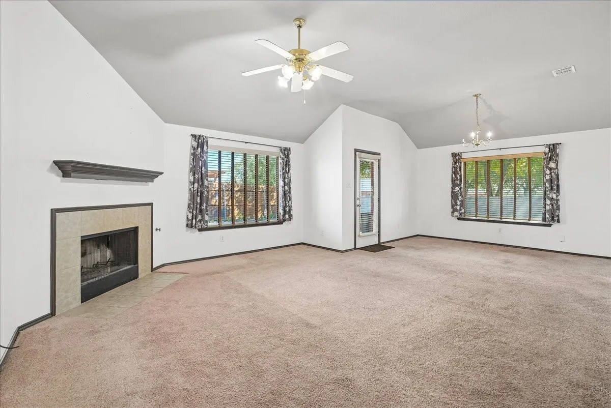Single Family Residence For Sale in Dallas County , 1004 Cedarbrook Circle, Grand Prairie, Texas 75052, 4 Bedroom, 2 Bathroom, 2 Garage spaces, 1,960 Sqft, built in 2002, mls#21405746, Real Estate Agent in Grand Prairie, Homes For Sale in Dallas county, Homes For Sale in Grand Prairie, Realtor in Grand Prairie Texas, Real Estate Brokerage Independent Realty Texas, Luminita Cordes Realtor