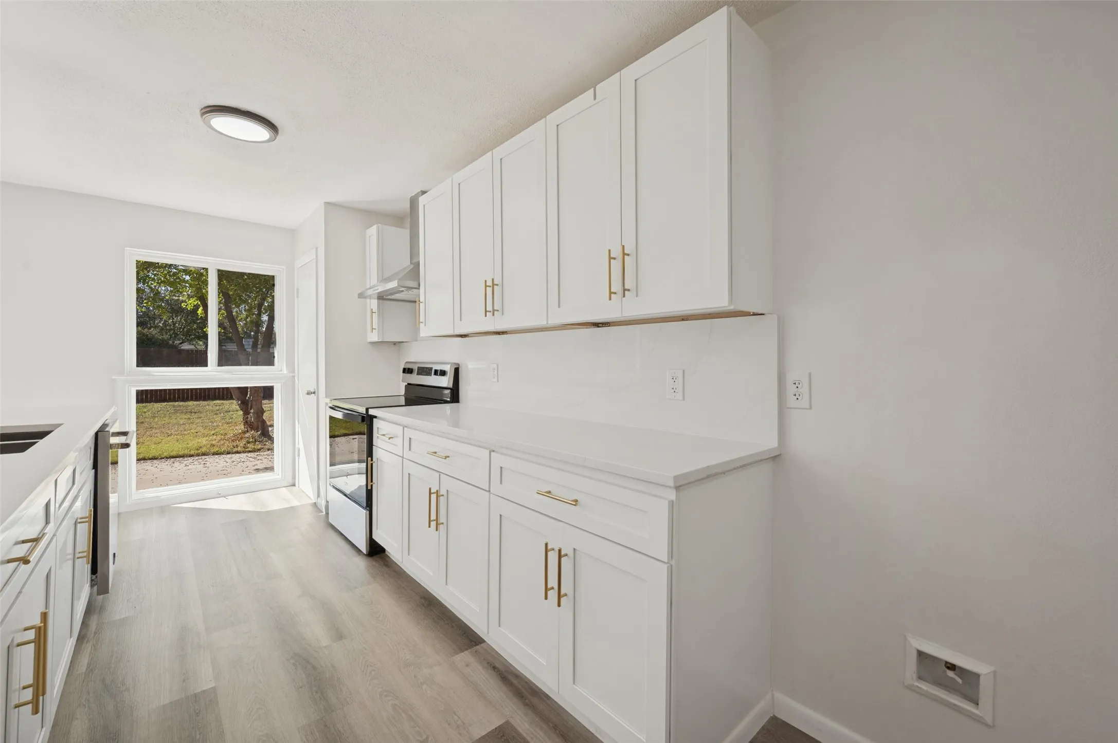 Single Family Residence For Sale in Dallas County , 10435 Cromwell Drive, Dallas, Texas 75229, 3 Bedroom, 2 Bathroom, 2 Garage spaces, 1,898 Sqft, built in 1957, mls#21407307, Real Estate Agent in Dallas, Homes For Sale in Dallas county, Homes For Sale in Dallas, Realtor in Dallas Texas, Real Estate Brokerage Independent Realty Texas, Luminita Cordes Realtor