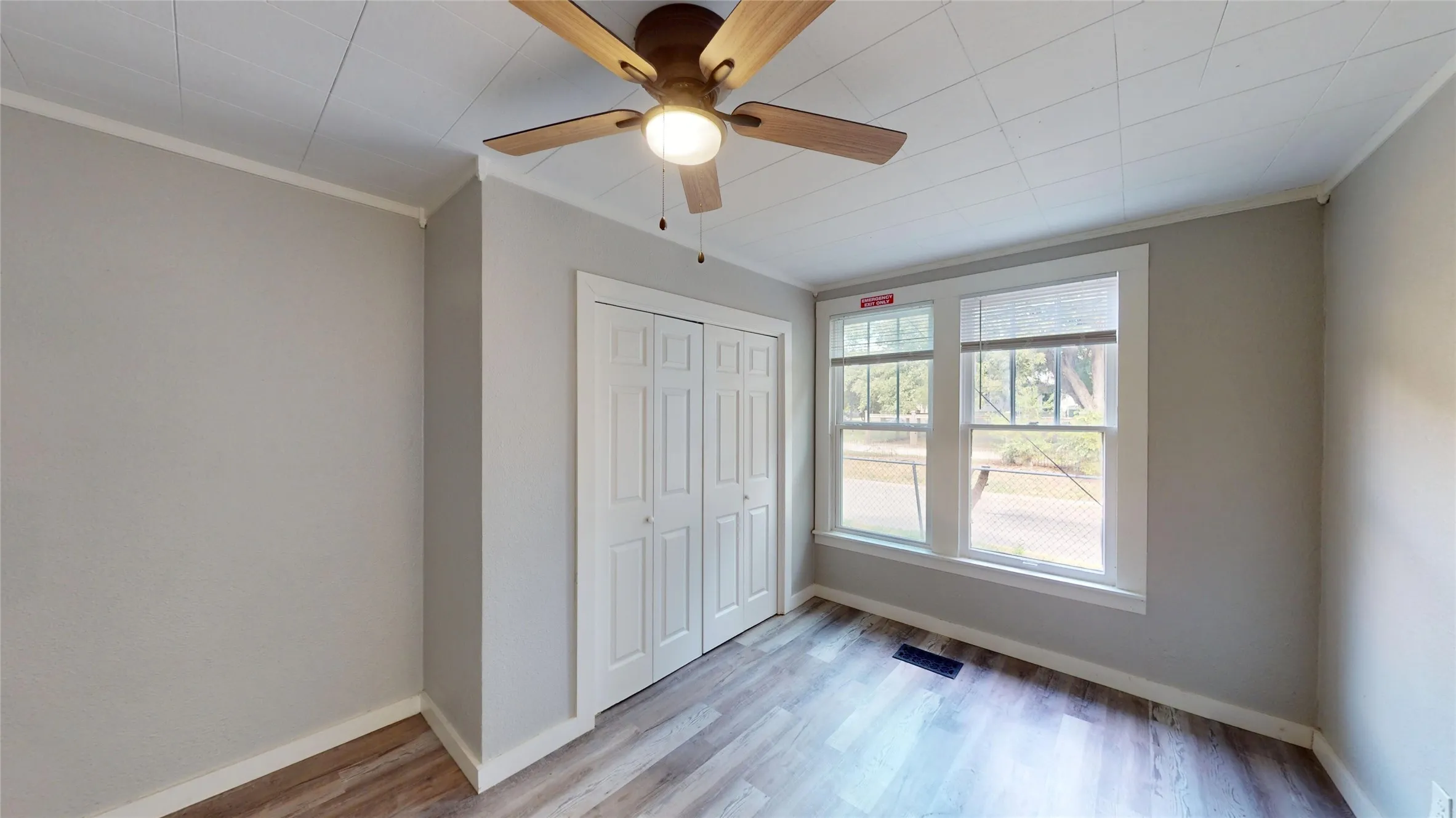 Single Family Residence For Sale in Grayson County , 300 W Moore Street, Sherman, Texas 75090, 3 Bedroom, 2 Bathroom, Garage spaces, 1,388 Sqft, built in 1900, mls#21407210, Real Estate Agent in Sherman, Homes For Sale in Grayson county, Homes For Sale in Sherman, Realtor in Sherman Texas, Real Estate Brokerage Independent Realty Texas, Luminita Cordes Realtor