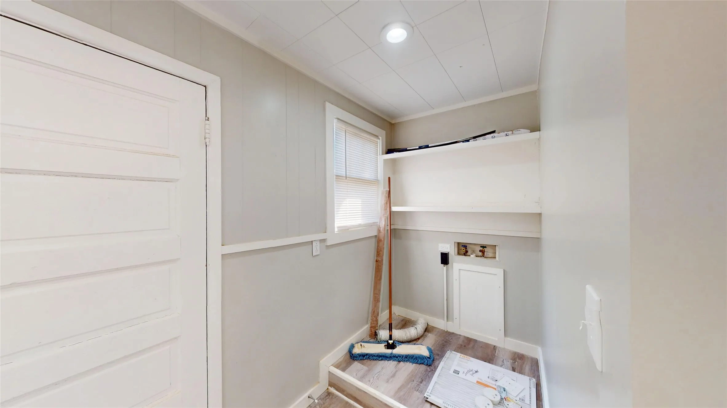 Single Family Residence For Sale in Grayson County , 300 W Moore Street, Sherman, Texas 75090, 3 Bedroom, 2 Bathroom, Garage spaces, 1,388 Sqft, built in 1900, mls#21407210, Real Estate Agent in Sherman, Homes For Sale in Grayson county, Homes For Sale in Sherman, Realtor in Sherman Texas, Real Estate Brokerage Independent Realty Texas, Luminita Cordes Realtor