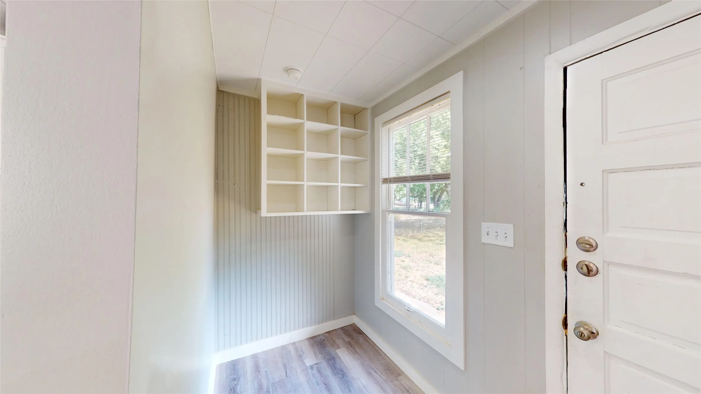 Single Family Residence For Sale in Grayson County , 300 W Moore Street, Sherman, Texas 75090, 3 Bedroom, 2 Bathroom, Garage spaces, 1,388 Sqft, built in 1900, mls#21407210, Real Estate Agent in Sherman, Homes For Sale in Grayson county, Homes For Sale in Sherman, Realtor in Sherman Texas, Real Estate Brokerage Independent Realty Texas, Luminita Cordes Realtor