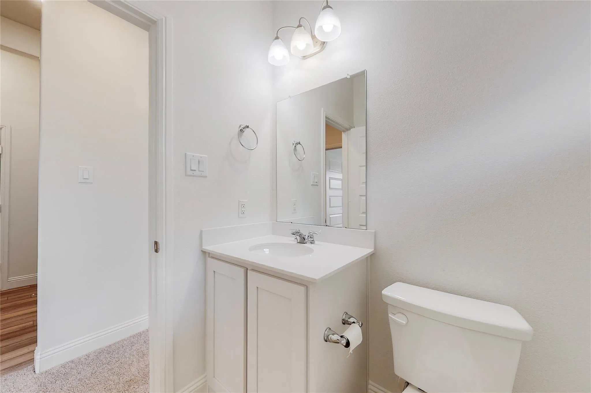 Single Family Residence For Sale in Collin County , 272 Tallgrass Drive, Lavon, Texas 75166, 5 Bedroom, 3 Bathroom, 2 Garage spaces, 2,353 Sqft, built in 2022, mls#21395561, Real Estate Agent in Lavon, Homes For Sale in Collin county, Homes For Sale in Lavon, Realtor in Lavon Texas, Real Estate Brokerage Independent Realty Texas, Luminita Cordes Realtor