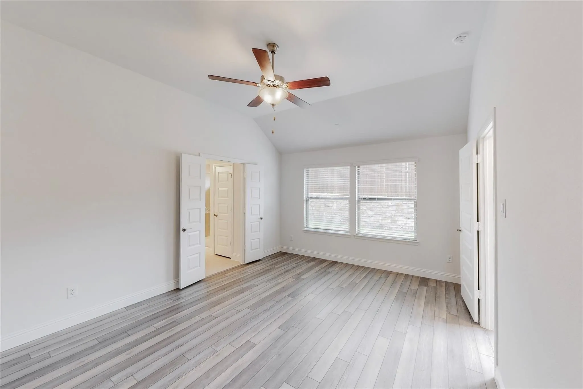 Single Family Residence For Sale in Collin County , 272 Tallgrass Drive, Lavon, Texas 75166, 5 Bedroom, 3 Bathroom, 2 Garage spaces, 2,353 Sqft, built in 2022, mls#21395561, Real Estate Agent in Lavon, Homes For Sale in Collin county, Homes For Sale in Lavon, Realtor in Lavon Texas, Real Estate Brokerage Independent Realty Texas, Luminita Cordes Realtor