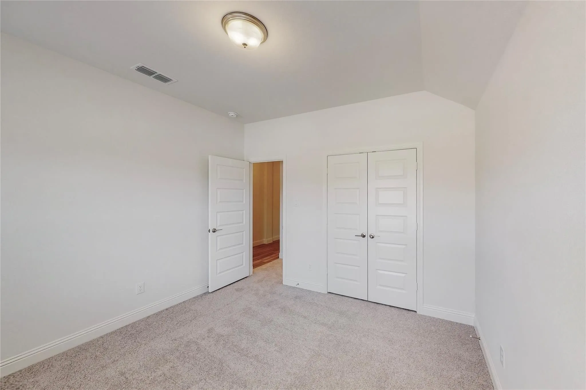 Single Family Residence For Sale in Collin County , 272 Tallgrass Drive, Lavon, Texas 75166, 5 Bedroom, 3 Bathroom, 2 Garage spaces, 2,353 Sqft, built in 2022, mls#21395561, Real Estate Agent in Lavon, Homes For Sale in Collin county, Homes For Sale in Lavon, Realtor in Lavon Texas, Real Estate Brokerage Independent Realty Texas, Luminita Cordes Realtor