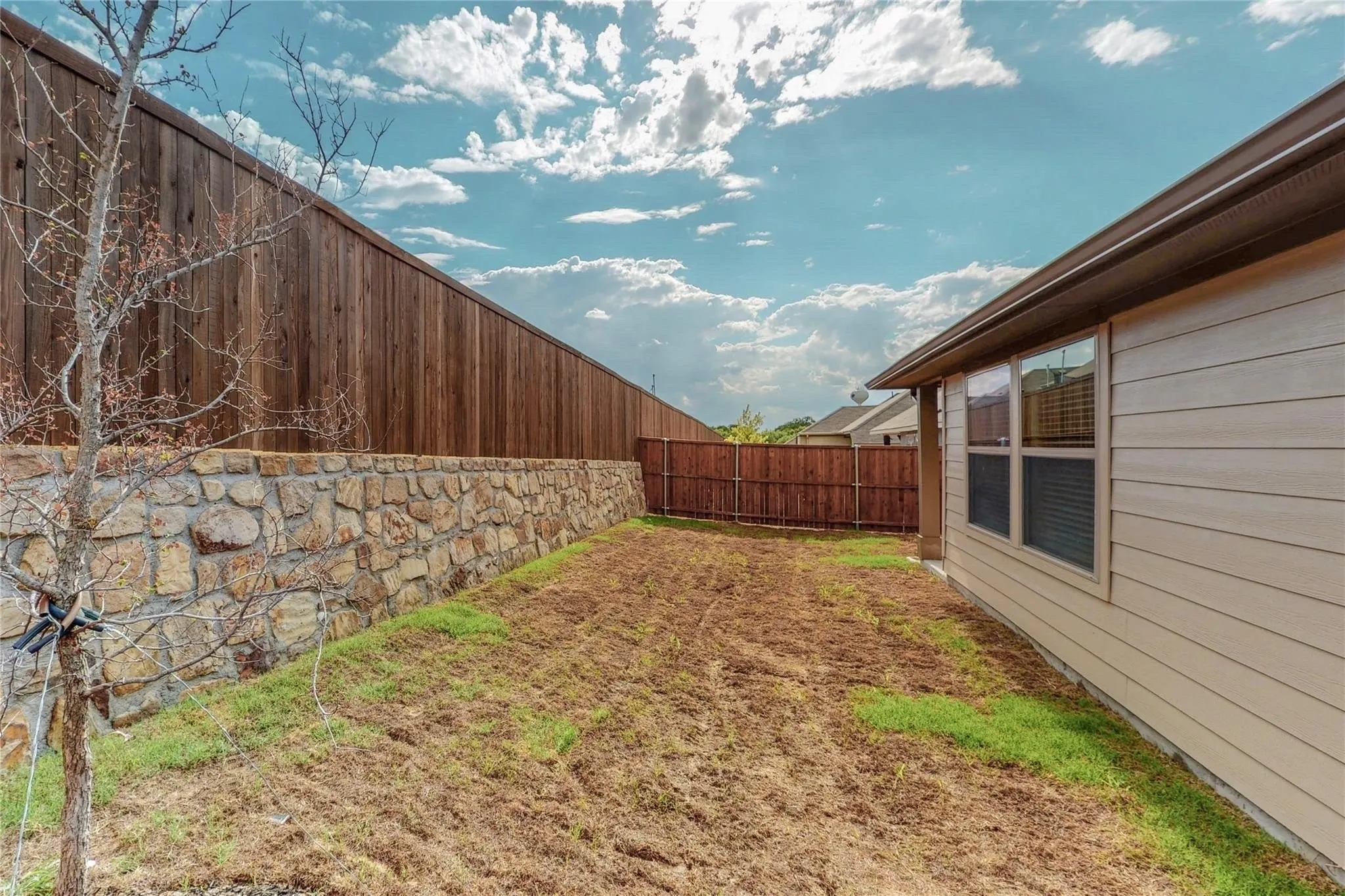 Single Family Residence For Sale in Collin County , 272 Tallgrass Drive, Lavon, Texas 75166, 5 Bedroom, 3 Bathroom, 2 Garage spaces, 2,353 Sqft, built in 2022, mls#21395561, Real Estate Agent in Lavon, Homes For Sale in Collin county, Homes For Sale in Lavon, Realtor in Lavon Texas, Real Estate Brokerage Independent Realty Texas, Luminita Cordes Realtor