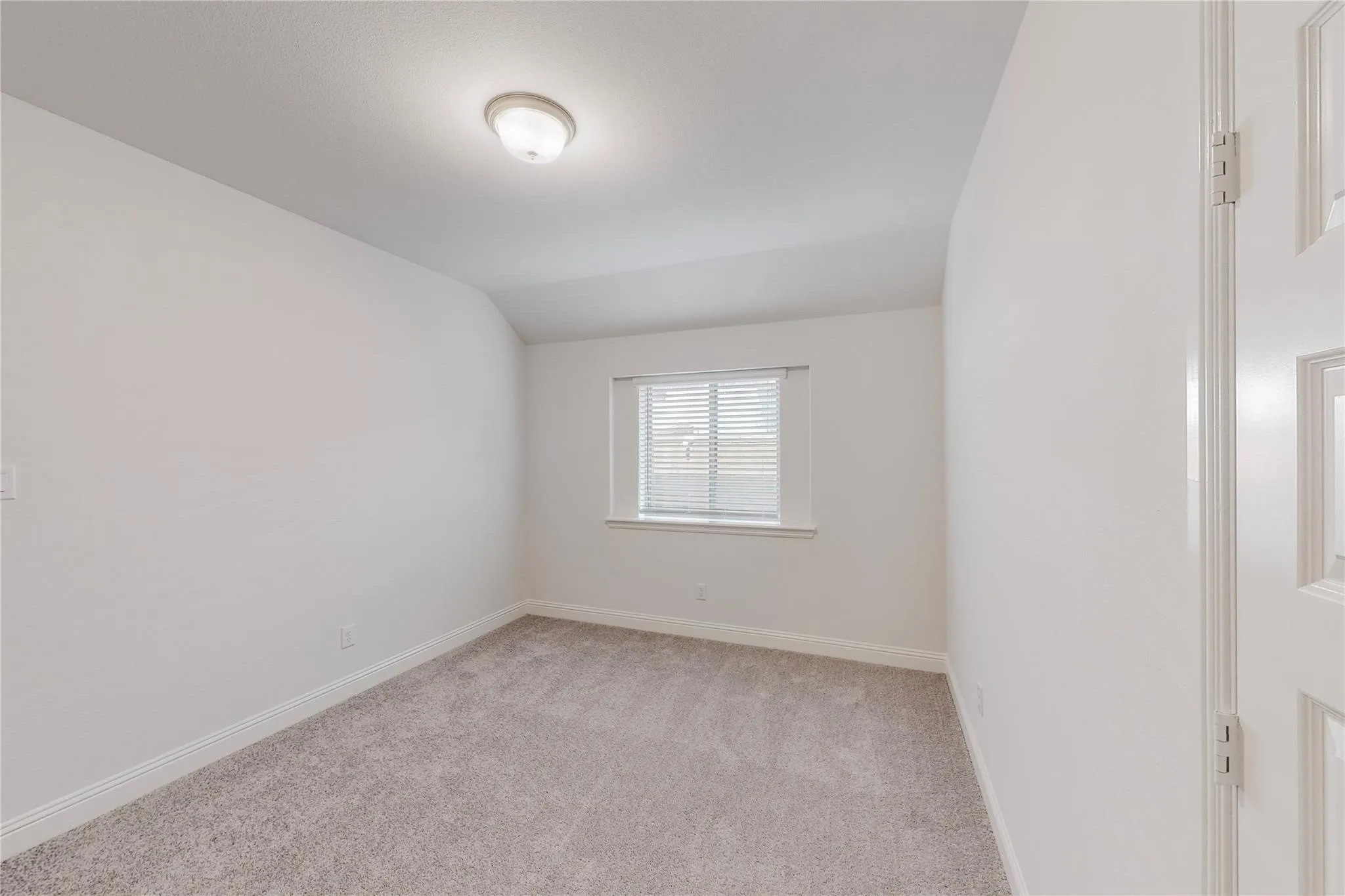 Single Family Residence For Sale in Collin County , 272 Tallgrass Drive, Lavon, Texas 75166, 5 Bedroom, 3 Bathroom, 2 Garage spaces, 2,353 Sqft, built in 2022, mls#21395561, Real Estate Agent in Lavon, Homes For Sale in Collin county, Homes For Sale in Lavon, Realtor in Lavon Texas, Real Estate Brokerage Independent Realty Texas, Luminita Cordes Realtor