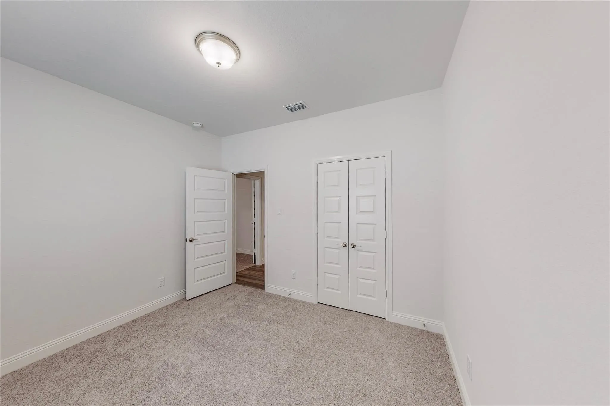 Single Family Residence For Sale in Collin County , 272 Tallgrass Drive, Lavon, Texas 75166, 5 Bedroom, 3 Bathroom, 2 Garage spaces, 2,353 Sqft, built in 2022, mls#21395561, Real Estate Agent in Lavon, Homes For Sale in Collin county, Homes For Sale in Lavon, Realtor in Lavon Texas, Real Estate Brokerage Independent Realty Texas, Luminita Cordes Realtor