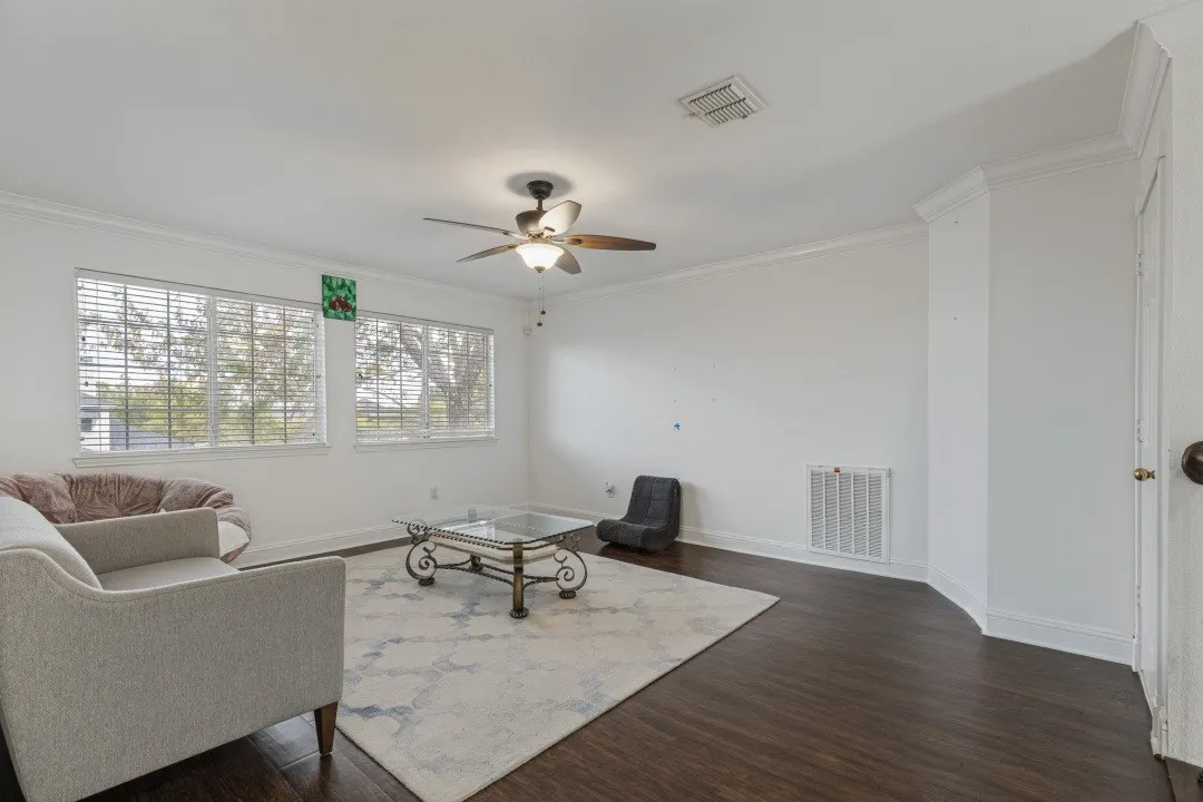 Single Family Residence For Sale in Dallas County , 702 Garnet Drive, Mesquite, Texas 75149, 5 Bedroom, 3 Bathroom, 2 Garage spaces, 2,990 Sqft, built in 2000, mls#21398251, Real Estate Agent in Mesquite, Homes For Sale in Dallas county, Homes For Sale in Mesquite, Realtor in Mesquite Texas, Real Estate Brokerage Independent Realty Texas, Luminita Cordes Realtor