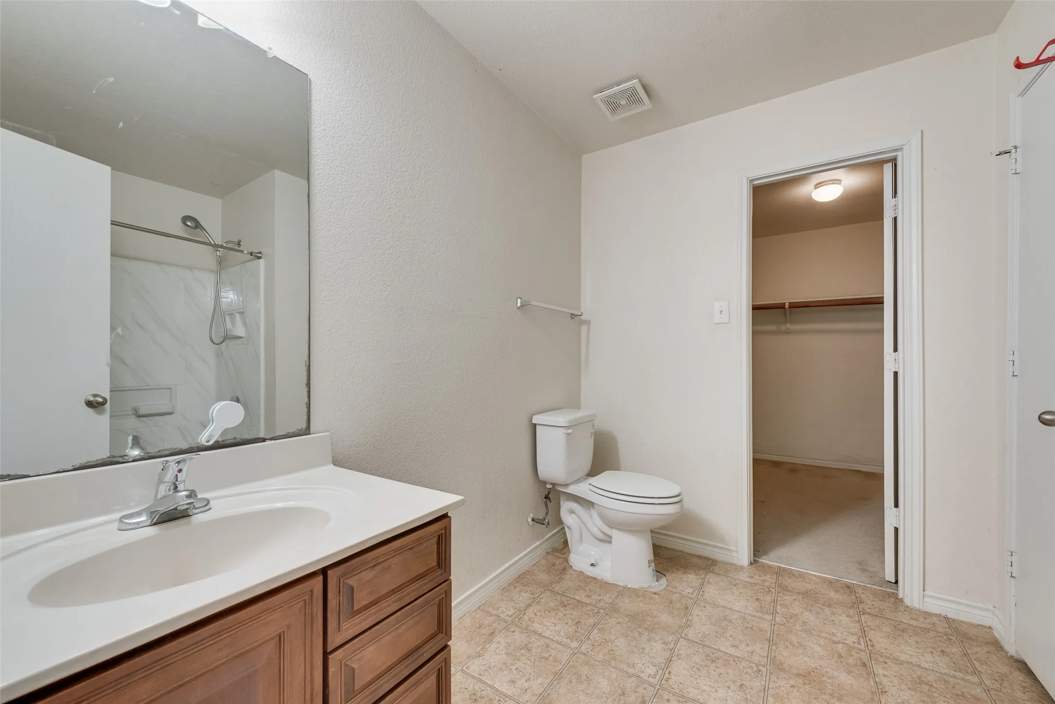 Split Master Bath on 1st Floor