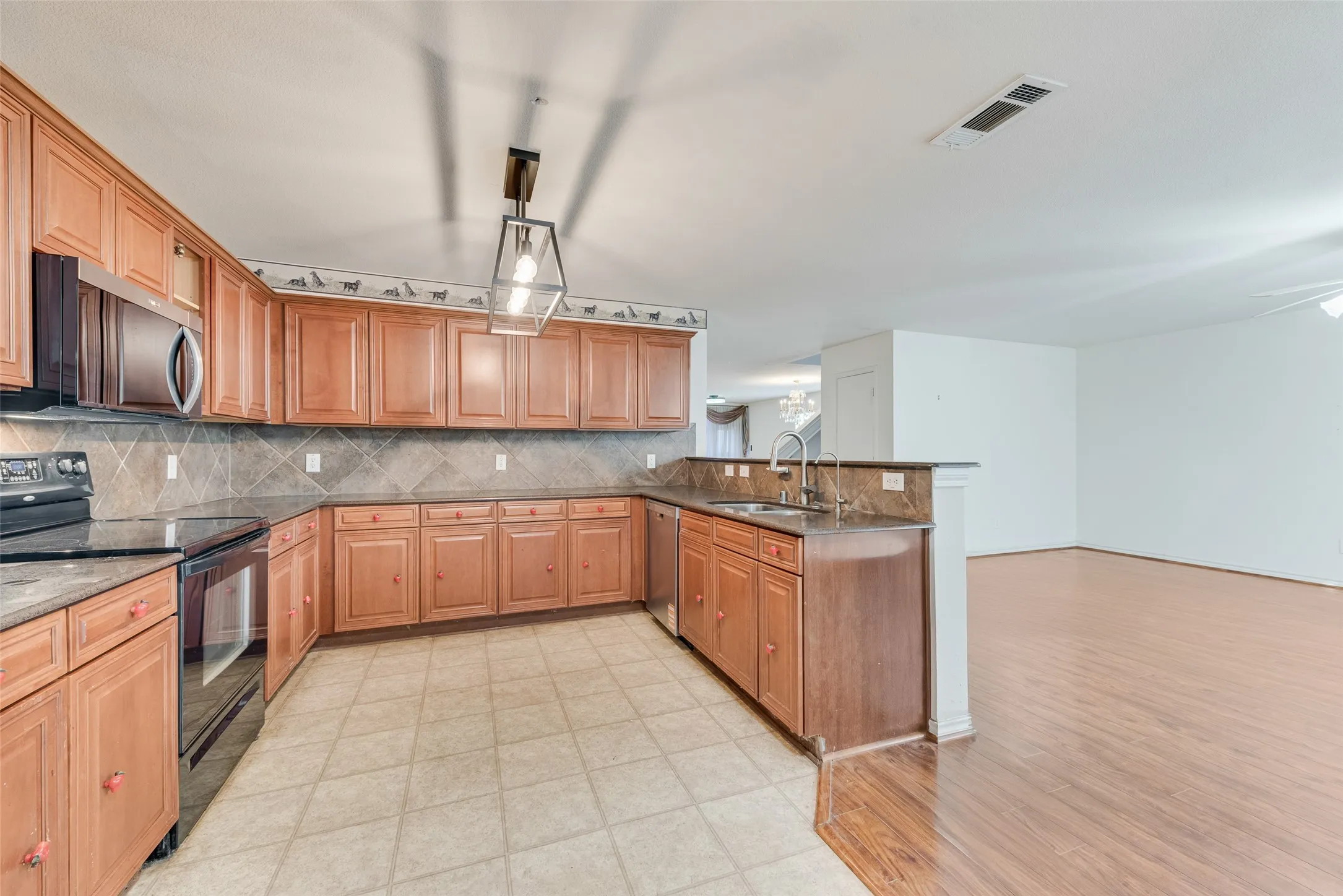 Kitchen connects to Family Room