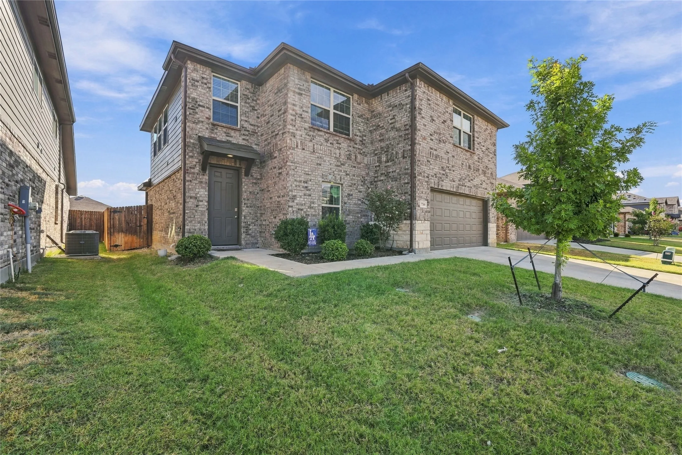 Single Family Residence For Sale in Tarrant County , 7700 Gangway Drive, Fort Worth, Texas 76179, 3 Bedroom, 3 Bathroom, 2 Garage spaces, 2,397 Sqft, built in 2021, mls#21407311, Real Estate Agent in Fort Worth, Homes For Sale in Tarrant county, Homes For Sale in Fort Worth, Realtor in Fort Worth Texas, Real Estate Brokerage Independent Realty Texas, Luminita Cordes Realtor