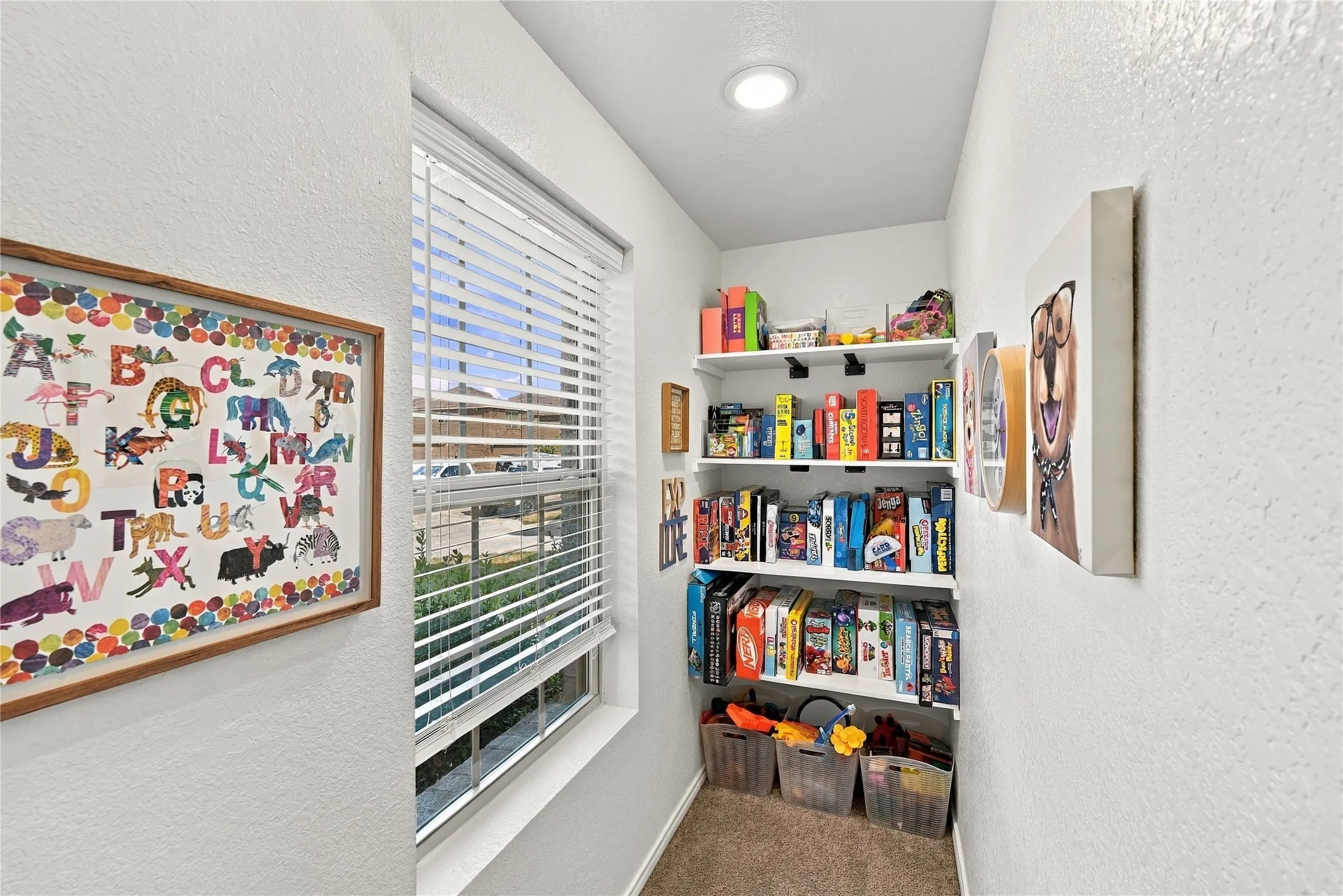 Single Family Residence For Sale in Tarrant County , 7700 Gangway Drive, Fort Worth, Texas 76179, 3 Bedroom, 3 Bathroom, 2 Garage spaces, 2,397 Sqft, built in 2021, mls#21407311, Real Estate Agent in Fort Worth, Homes For Sale in Tarrant county, Homes For Sale in Fort Worth, Realtor in Fort Worth Texas, Real Estate Brokerage Independent Realty Texas, Luminita Cordes Realtor