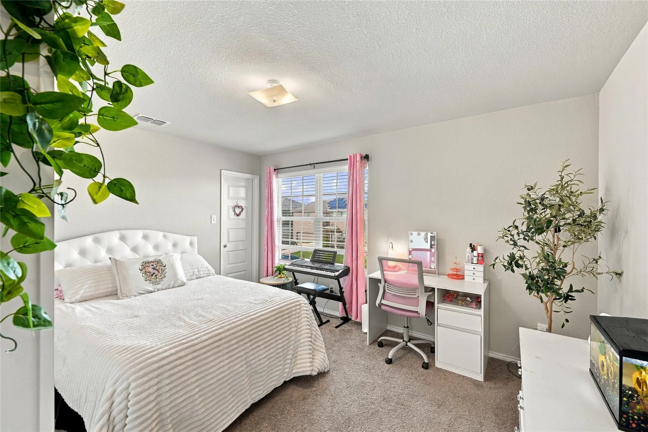 Single Family Residence For Sale in Tarrant County , 7700 Gangway Drive, Fort Worth, Texas 76179, 3 Bedroom, 3 Bathroom, 2 Garage spaces, 2,397 Sqft, built in 2021, mls#21407311, Real Estate Agent in Fort Worth, Homes For Sale in Tarrant county, Homes For Sale in Fort Worth, Realtor in Fort Worth Texas, Real Estate Brokerage Independent Realty Texas, Luminita Cordes Realtor