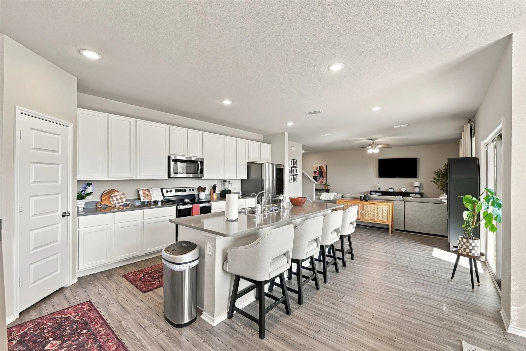 Single Family Residence For Sale in Tarrant County , 7700 Gangway Drive, Fort Worth, Texas 76179, 3 Bedroom, 3 Bathroom, 2 Garage spaces, 2,397 Sqft, built in 2021, mls#21407311, Real Estate Agent in Fort Worth, Homes For Sale in Tarrant county, Homes For Sale in Fort Worth, Realtor in Fort Worth Texas, Real Estate Brokerage Independent Realty Texas, Luminita Cordes Realtor