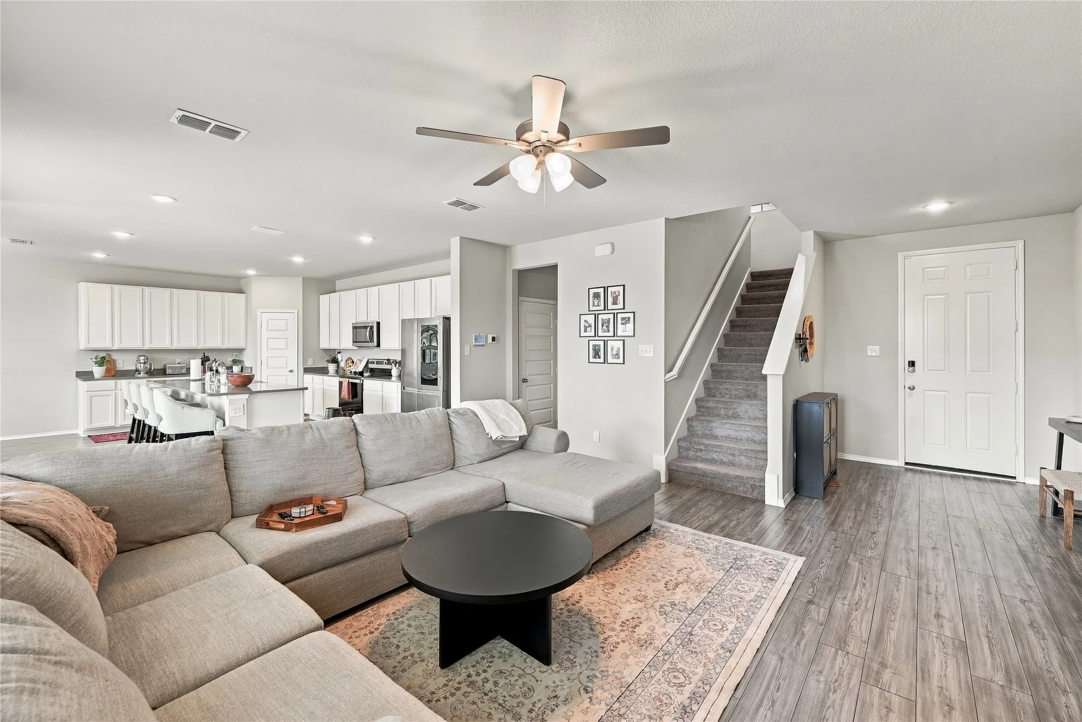 Single Family Residence For Sale in Tarrant County , 7700 Gangway Drive, Fort Worth, Texas 76179, 3 Bedroom, 3 Bathroom, 2 Garage spaces, 2,397 Sqft, built in 2021, mls#21407311, Real Estate Agent in Fort Worth, Homes For Sale in Tarrant county, Homes For Sale in Fort Worth, Realtor in Fort Worth Texas, Real Estate Brokerage Independent Realty Texas, Luminita Cordes Realtor