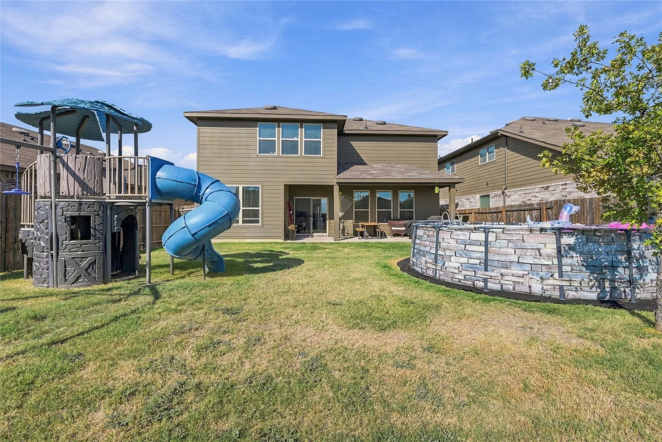 Single Family Residence For Sale in Tarrant County , 7700 Gangway Drive, Fort Worth, Texas 76179, 3 Bedroom, 3 Bathroom, 2 Garage spaces, 2,397 Sqft, built in 2021, mls#21407311, Real Estate Agent in Fort Worth, Homes For Sale in Tarrant county, Homes For Sale in Fort Worth, Realtor in Fort Worth Texas, Real Estate Brokerage Independent Realty Texas, Luminita Cordes Realtor