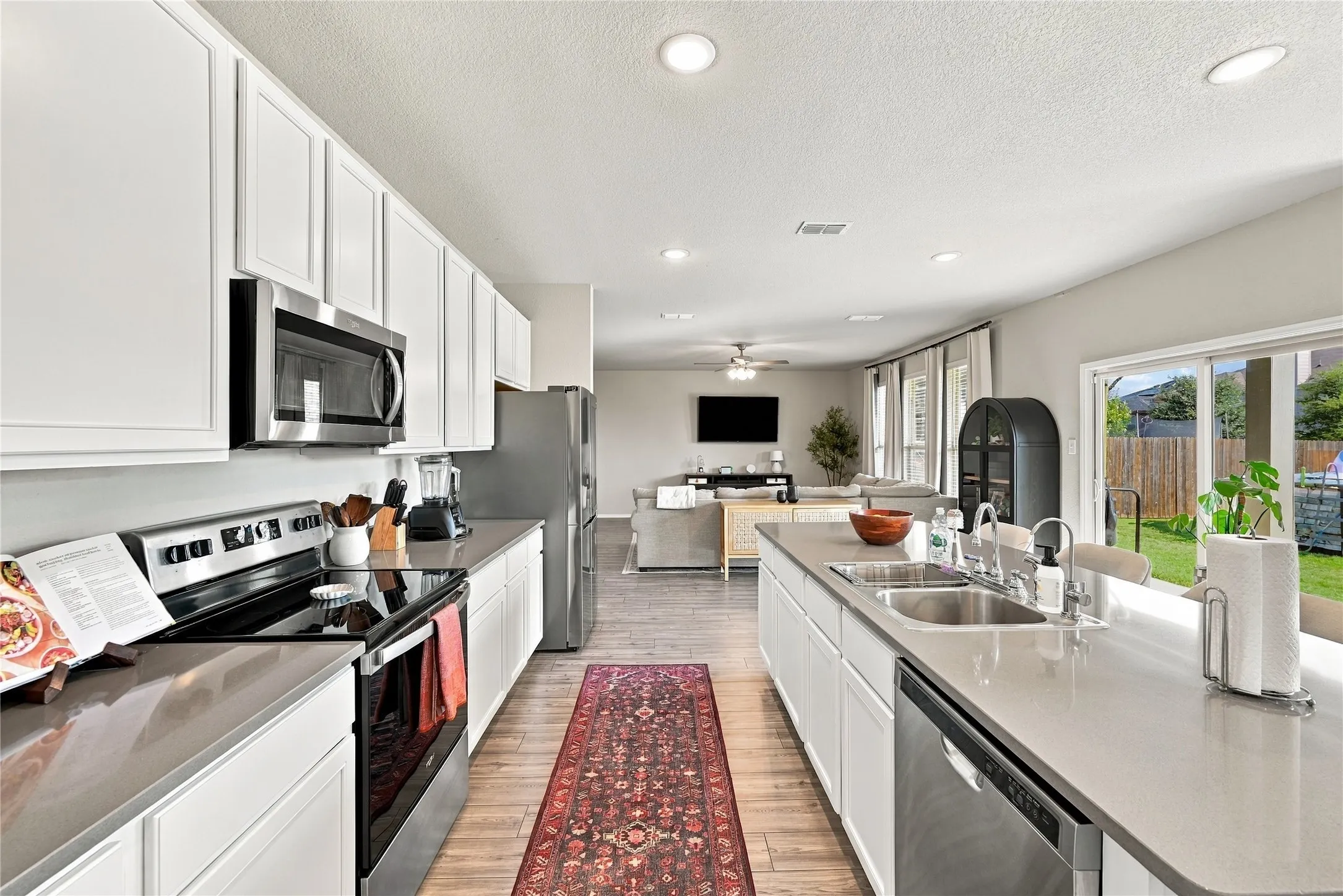 Single Family Residence For Sale in Tarrant County , 7700 Gangway Drive, Fort Worth, Texas 76179, 3 Bedroom, 3 Bathroom, 2 Garage spaces, 2,397 Sqft, built in 2021, mls#21407311, Real Estate Agent in Fort Worth, Homes For Sale in Tarrant county, Homes For Sale in Fort Worth, Realtor in Fort Worth Texas, Real Estate Brokerage Independent Realty Texas, Luminita Cordes Realtor