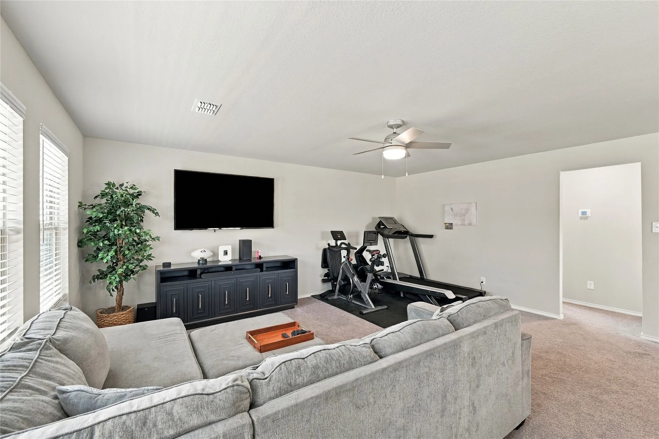 Single Family Residence For Sale in Tarrant County , 7700 Gangway Drive, Fort Worth, Texas 76179, 3 Bedroom, 3 Bathroom, 2 Garage spaces, 2,397 Sqft, built in 2021, mls#21407311, Real Estate Agent in Fort Worth, Homes For Sale in Tarrant county, Homes For Sale in Fort Worth, Realtor in Fort Worth Texas, Real Estate Brokerage Independent Realty Texas, Luminita Cordes Realtor