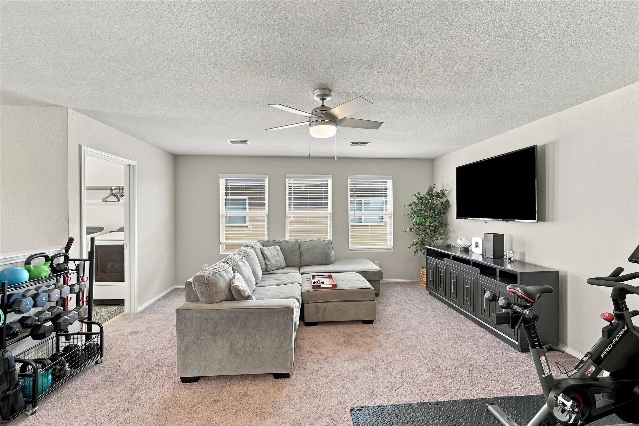 Single Family Residence For Sale in Tarrant County , 7700 Gangway Drive, Fort Worth, Texas 76179, 3 Bedroom, 3 Bathroom, 2 Garage spaces, 2,397 Sqft, built in 2021, mls#21407311, Real Estate Agent in Fort Worth, Homes For Sale in Tarrant county, Homes For Sale in Fort Worth, Realtor in Fort Worth Texas, Real Estate Brokerage Independent Realty Texas, Luminita Cordes Realtor