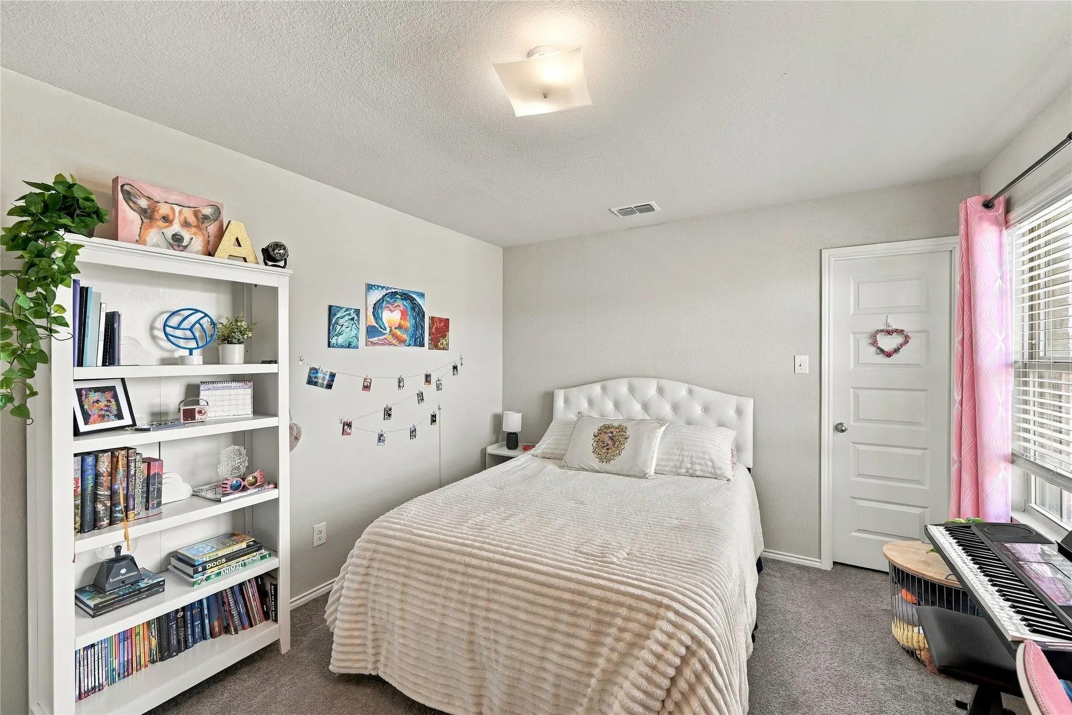 Single Family Residence For Sale in Tarrant County , 7700 Gangway Drive, Fort Worth, Texas 76179, 3 Bedroom, 3 Bathroom, 2 Garage spaces, 2,397 Sqft, built in 2021, mls#21407311, Real Estate Agent in Fort Worth, Homes For Sale in Tarrant county, Homes For Sale in Fort Worth, Realtor in Fort Worth Texas, Real Estate Brokerage Independent Realty Texas, Luminita Cordes Realtor