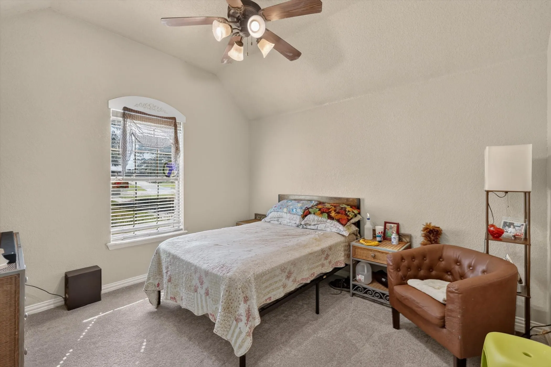 Single Family Residence For Sale in Tarrant County , 324 Arbor Lane, Haslet, Texas 76052, 4 Bedroom, 3 Bathroom, 3 Garage spaces, 3,334 Sqft, built in 2004, mls#21407242, Real Estate Agent in Haslet, Homes For Sale in Tarrant county, Homes For Sale in Haslet, Realtor in Haslet Texas, Real Estate Brokerage Independent Realty Texas, Luminita Cordes Realtor