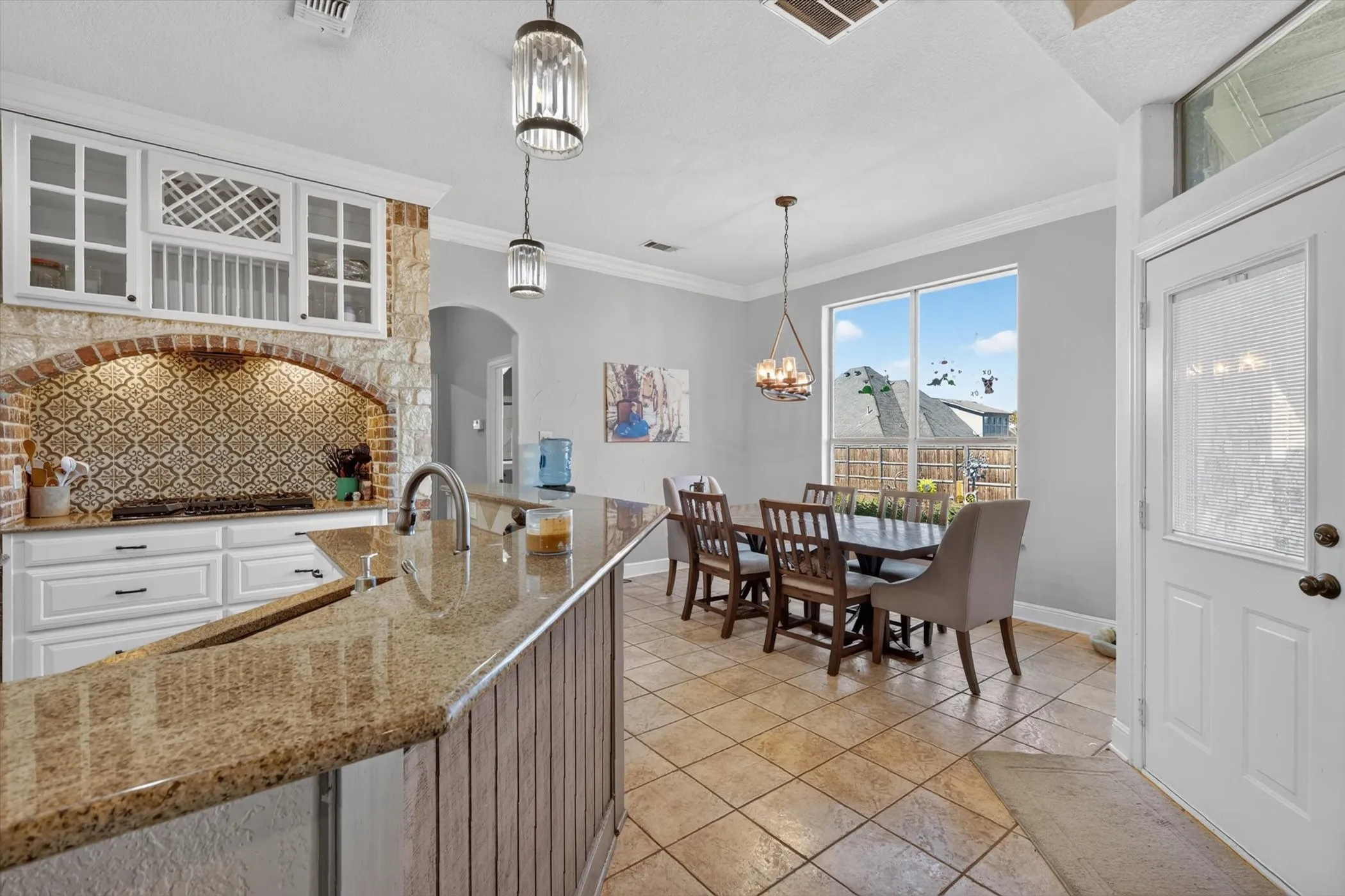 Single Family Residence For Sale in Tarrant County , 324 Arbor Lane, Haslet, Texas 76052, 4 Bedroom, 3 Bathroom, 3 Garage spaces, 3,334 Sqft, built in 2004, mls#21407242, Real Estate Agent in Haslet, Homes For Sale in Tarrant county, Homes For Sale in Haslet, Realtor in Haslet Texas, Real Estate Brokerage Independent Realty Texas, Luminita Cordes Realtor