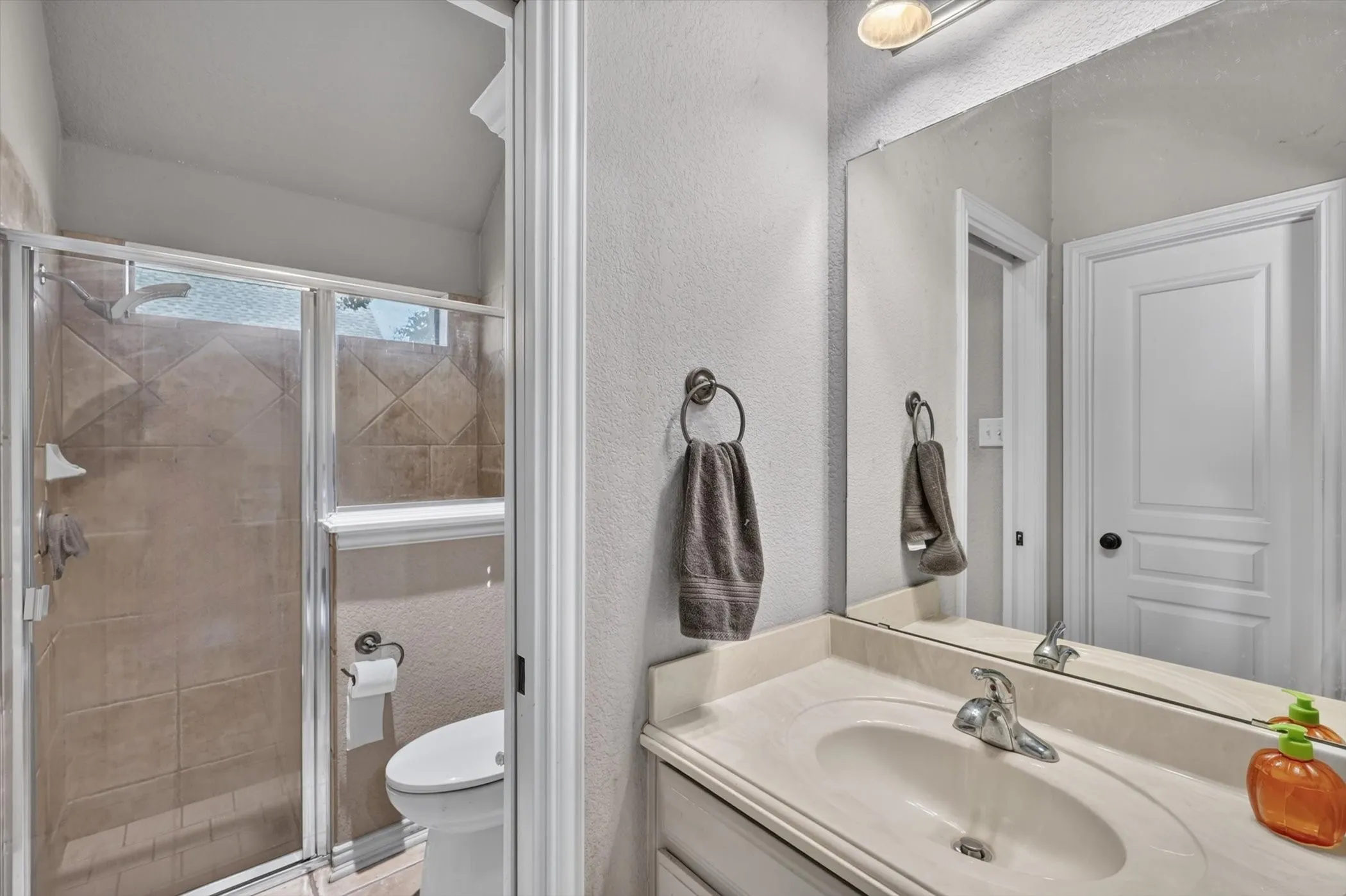 Single Family Residence For Sale in Tarrant County , 324 Arbor Lane, Haslet, Texas 76052, 4 Bedroom, 3 Bathroom, 3 Garage spaces, 3,334 Sqft, built in 2004, mls#21407242, Real Estate Agent in Haslet, Homes For Sale in Tarrant county, Homes For Sale in Haslet, Realtor in Haslet Texas, Real Estate Brokerage Independent Realty Texas, Luminita Cordes Realtor