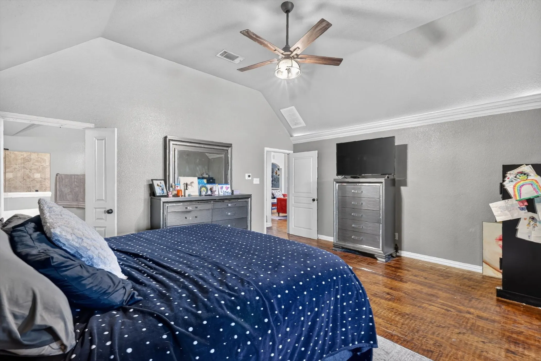 Single Family Residence For Sale in Tarrant County , 324 Arbor Lane, Haslet, Texas 76052, 4 Bedroom, 3 Bathroom, 3 Garage spaces, 3,334 Sqft, built in 2004, mls#21407242, Real Estate Agent in Haslet, Homes For Sale in Tarrant county, Homes For Sale in Haslet, Realtor in Haslet Texas, Real Estate Brokerage Independent Realty Texas, Luminita Cordes Realtor