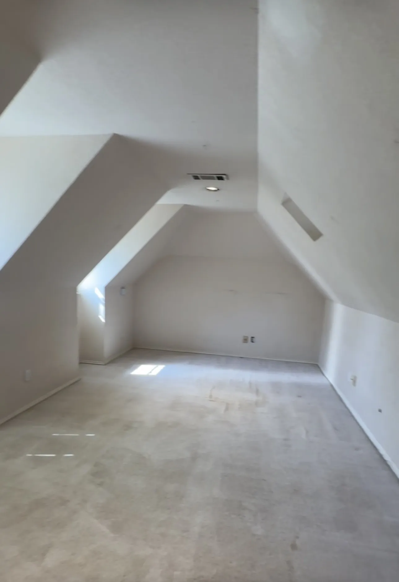 Single Family Residence For Sale in Tarrant County , 6542 Potomac Parkway, Arlington, Texas 76017, 4 Bedroom, 4 Bathroom, 3 Garage spaces, 3,745 Sqft, built in 1989, mls#21407313, Real Estate Agent in Arlington, Homes For Sale in Tarrant county, Homes For Sale in Arlington, Realtor in Arlington Texas, Real Estate Brokerage Independent Realty Texas, Luminita Cordes Realtor