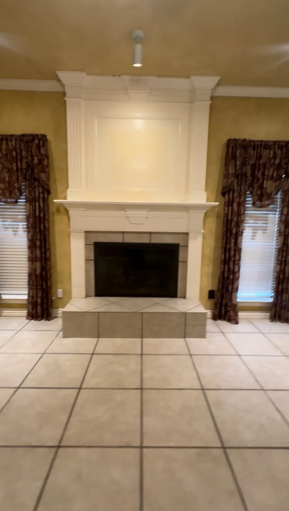 Single Family Residence For Sale in Tarrant County , 6542 Potomac Parkway, Arlington, Texas 76017, 4 Bedroom, 4 Bathroom, 3 Garage spaces, 3,745 Sqft, built in 1989, mls#21407313, Real Estate Agent in Arlington, Homes For Sale in Tarrant county, Homes For Sale in Arlington, Realtor in Arlington Texas, Real Estate Brokerage Independent Realty Texas, Luminita Cordes Realtor