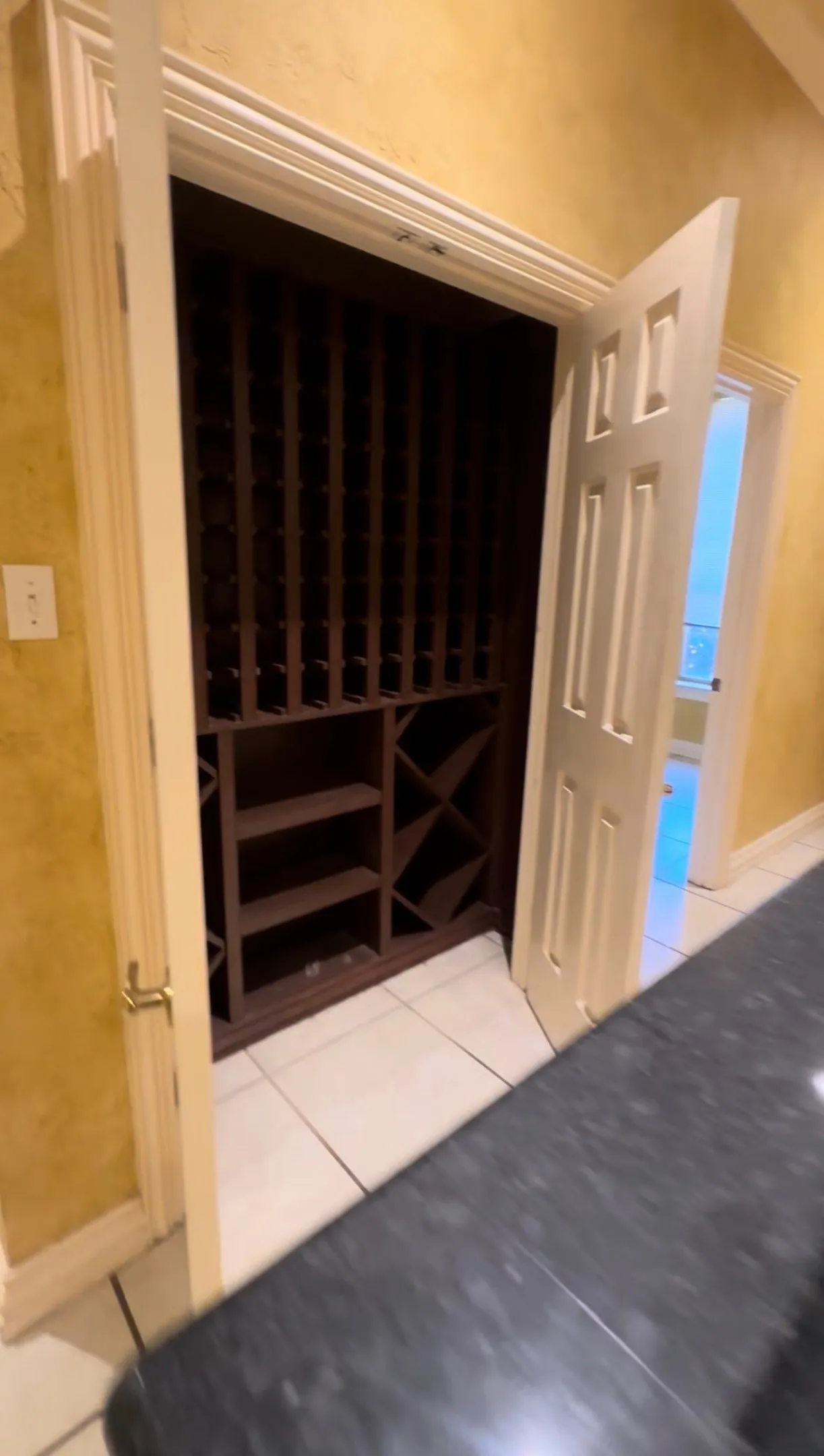 Single Family Residence For Sale in Tarrant County , 6542 Potomac Parkway, Arlington, Texas 76017, 4 Bedroom, 4 Bathroom, 3 Garage spaces, 3,745 Sqft, built in 1989, mls#21407313, Real Estate Agent in Arlington, Homes For Sale in Tarrant county, Homes For Sale in Arlington, Realtor in Arlington Texas, Real Estate Brokerage Independent Realty Texas, Luminita Cordes Realtor