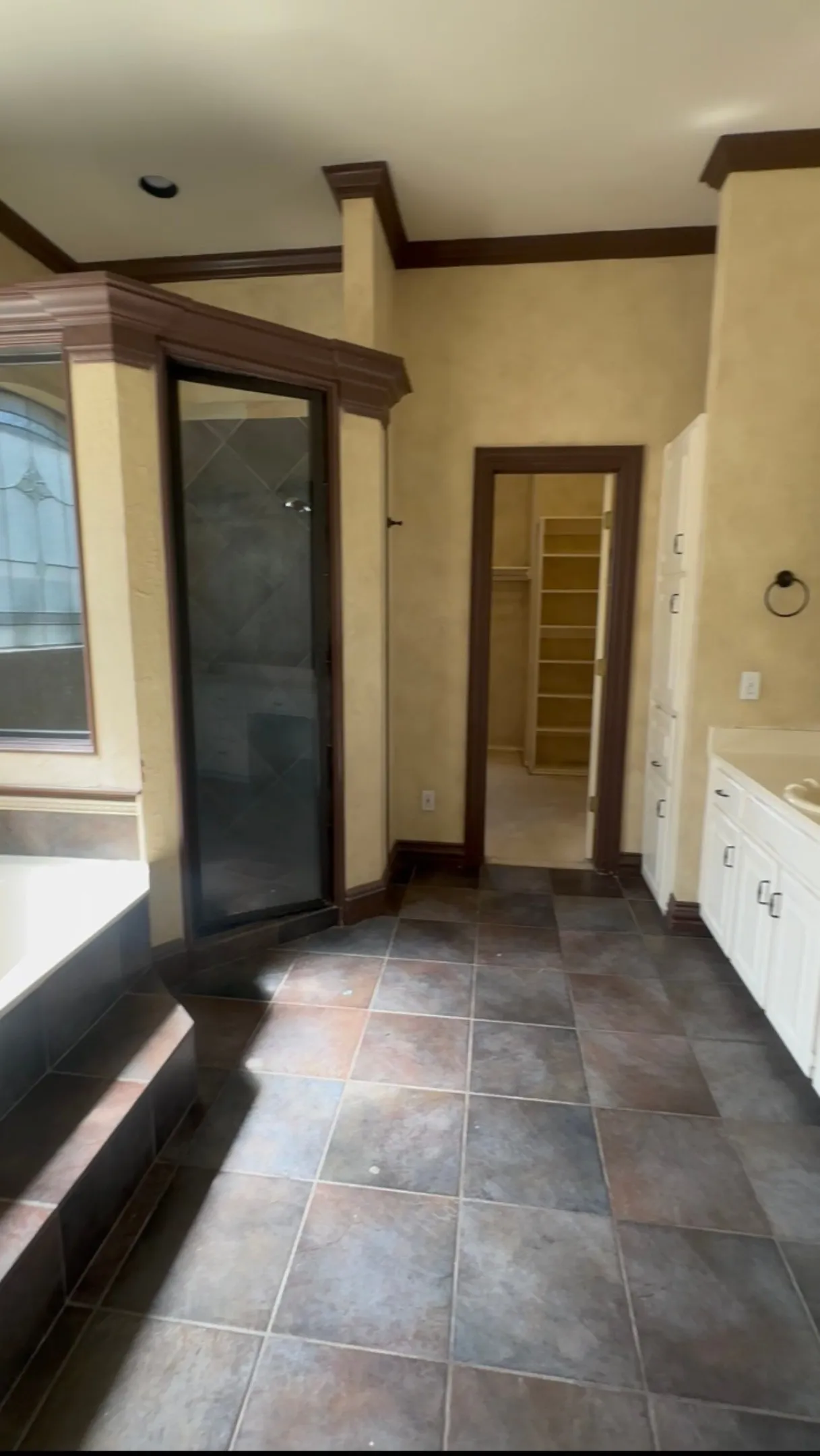 Single Family Residence For Sale in Tarrant County , 6542 Potomac Parkway, Arlington, Texas 76017, 4 Bedroom, 4 Bathroom, 3 Garage spaces, 3,745 Sqft, built in 1989, mls#21407313, Real Estate Agent in Arlington, Homes For Sale in Tarrant county, Homes For Sale in Arlington, Realtor in Arlington Texas, Real Estate Brokerage Independent Realty Texas, Luminita Cordes Realtor