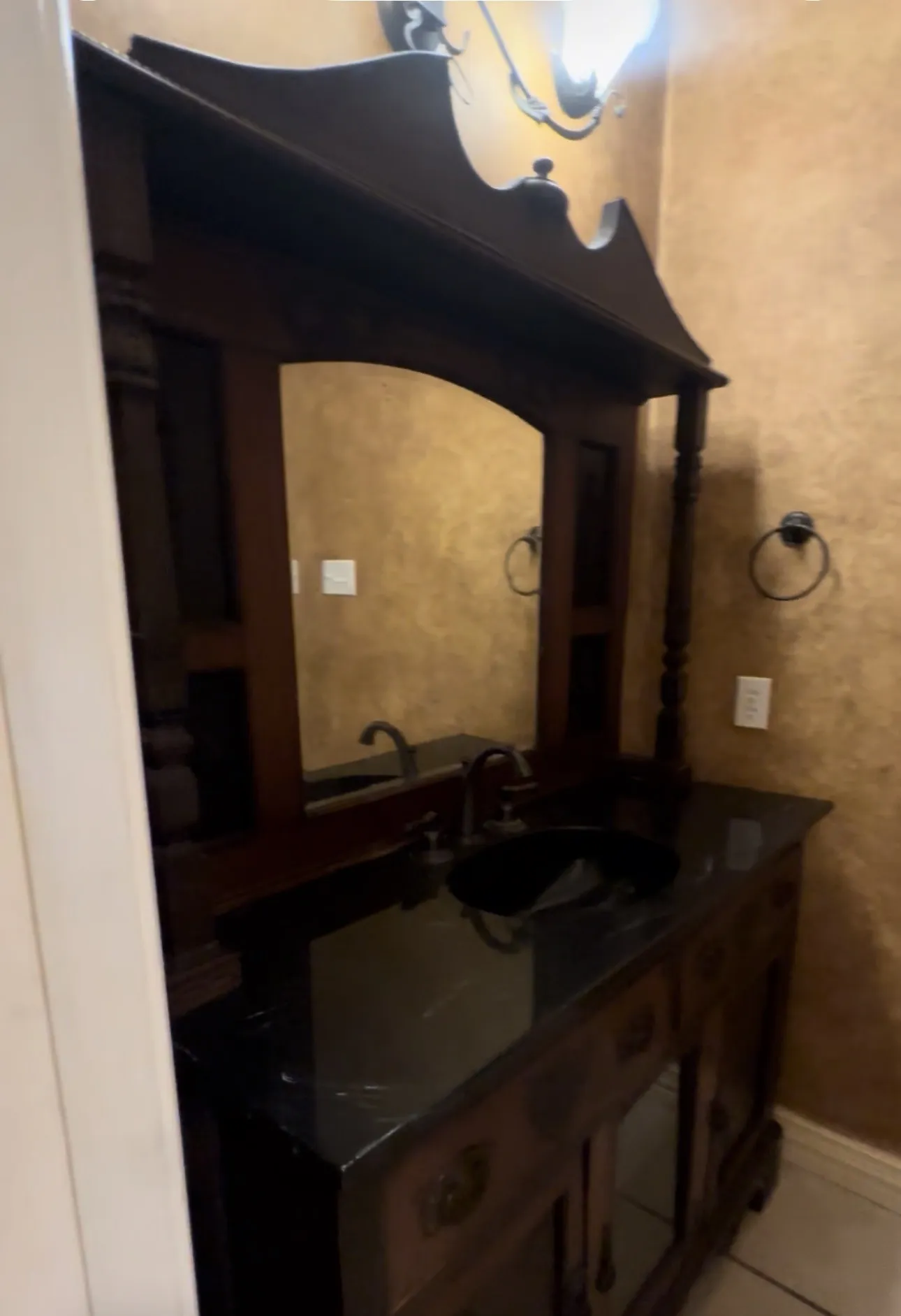 Single Family Residence For Sale in Tarrant County , 6542 Potomac Parkway, Arlington, Texas 76017, 4 Bedroom, 4 Bathroom, 3 Garage spaces, 3,745 Sqft, built in 1989, mls#21407313, Real Estate Agent in Arlington, Homes For Sale in Tarrant county, Homes For Sale in Arlington, Realtor in Arlington Texas, Real Estate Brokerage Independent Realty Texas, Luminita Cordes Realtor