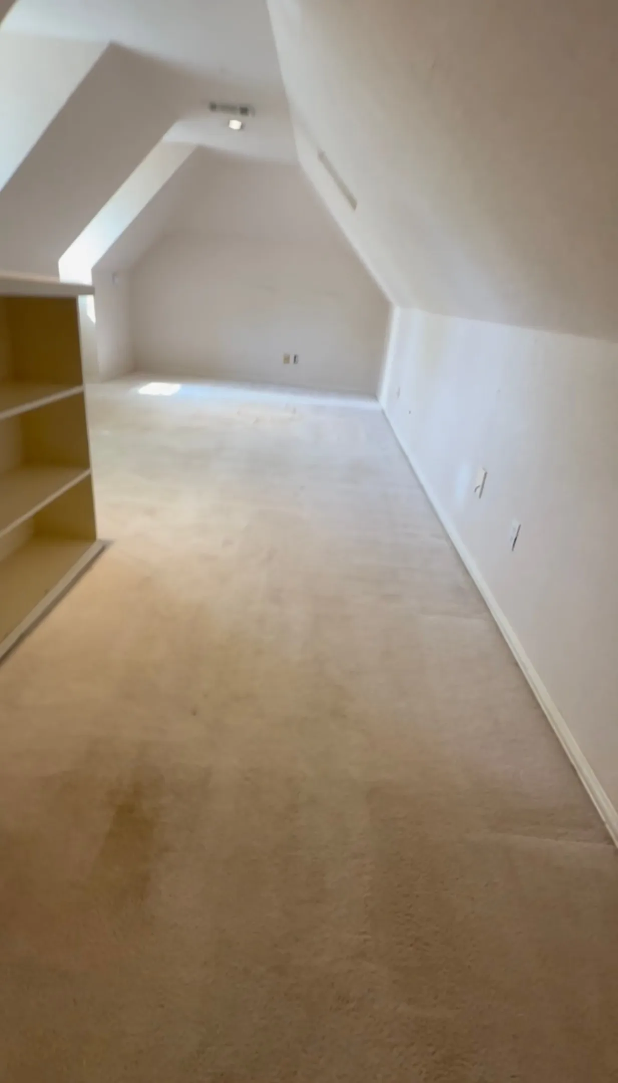 Single Family Residence For Sale in Tarrant County , 6542 Potomac Parkway, Arlington, Texas 76017, 4 Bedroom, 4 Bathroom, 3 Garage spaces, 3,745 Sqft, built in 1989, mls#21407313, Real Estate Agent in Arlington, Homes For Sale in Tarrant county, Homes For Sale in Arlington, Realtor in Arlington Texas, Real Estate Brokerage Independent Realty Texas, Luminita Cordes Realtor