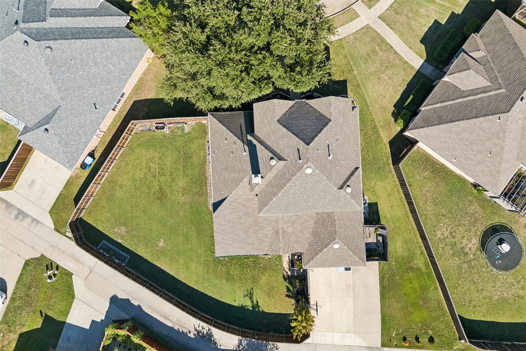 Single Family Residence For Sale in Dallas County , 8410 Lexington Court, Rowlett, Texas 75089, 5 Bedroom, 3 Bathroom, 2 Garage spaces, 2,890 Sqft, built in 2000, mls#21404424, Real Estate Agent in Rowlett, Homes For Sale in Dallas county, Homes For Sale in Rowlett, Realtor in Rowlett Texas, Real Estate Brokerage Independent Realty Texas, Luminita Cordes Realtor