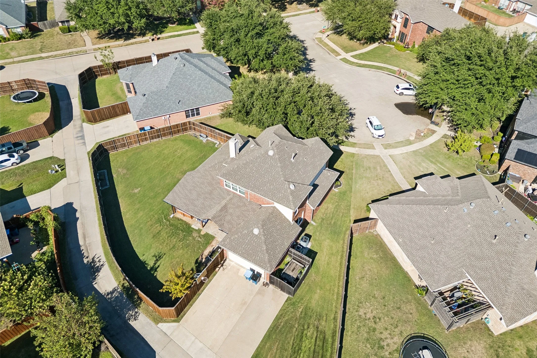 Single Family Residence For Sale in Dallas County , 8410 Lexington Court, Rowlett, Texas 75089, 5 Bedroom, 3 Bathroom, 2 Garage spaces, 2,890 Sqft, built in 2000, mls#21404424, Real Estate Agent in Rowlett, Homes For Sale in Dallas county, Homes For Sale in Rowlett, Realtor in Rowlett Texas, Real Estate Brokerage Independent Realty Texas, Luminita Cordes Realtor