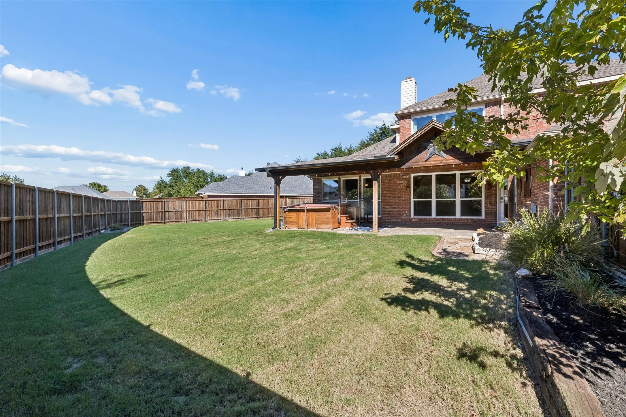 Single Family Residence For Sale in Dallas County , 8410 Lexington Court, Rowlett, Texas 75089, 5 Bedroom, 3 Bathroom, 2 Garage spaces, 2,890 Sqft, built in 2000, mls#21404424, Real Estate Agent in Rowlett, Homes For Sale in Dallas county, Homes For Sale in Rowlett, Realtor in Rowlett Texas, Real Estate Brokerage Independent Realty Texas, Luminita Cordes Realtor
