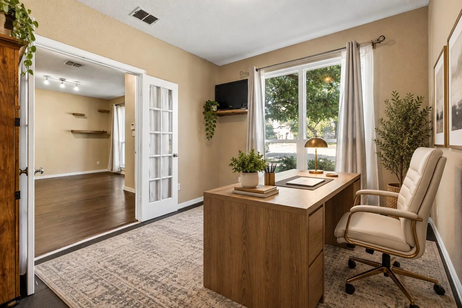 Office—Virtually Staged