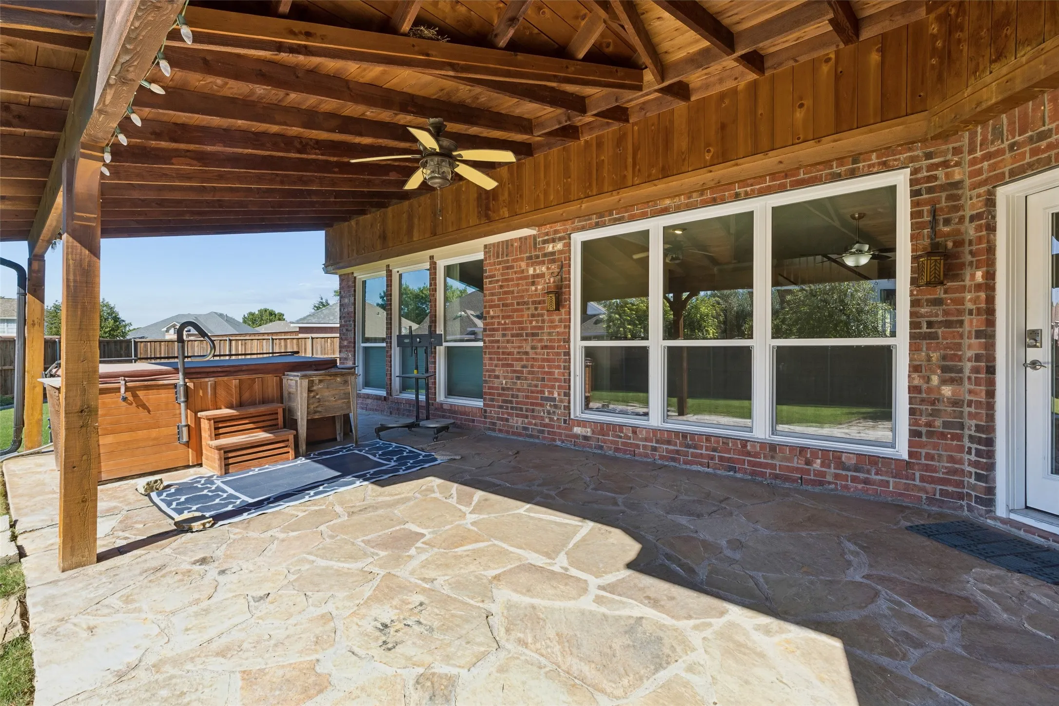 Single Family Residence For Sale in Dallas County , 8410 Lexington Court, Rowlett, Texas 75089, 5 Bedroom, 3 Bathroom, 2 Garage spaces, 2,890 Sqft, built in 2000, mls#21404424, Real Estate Agent in Rowlett, Homes For Sale in Dallas county, Homes For Sale in Rowlett, Realtor in Rowlett Texas, Real Estate Brokerage Independent Realty Texas, Luminita Cordes Realtor