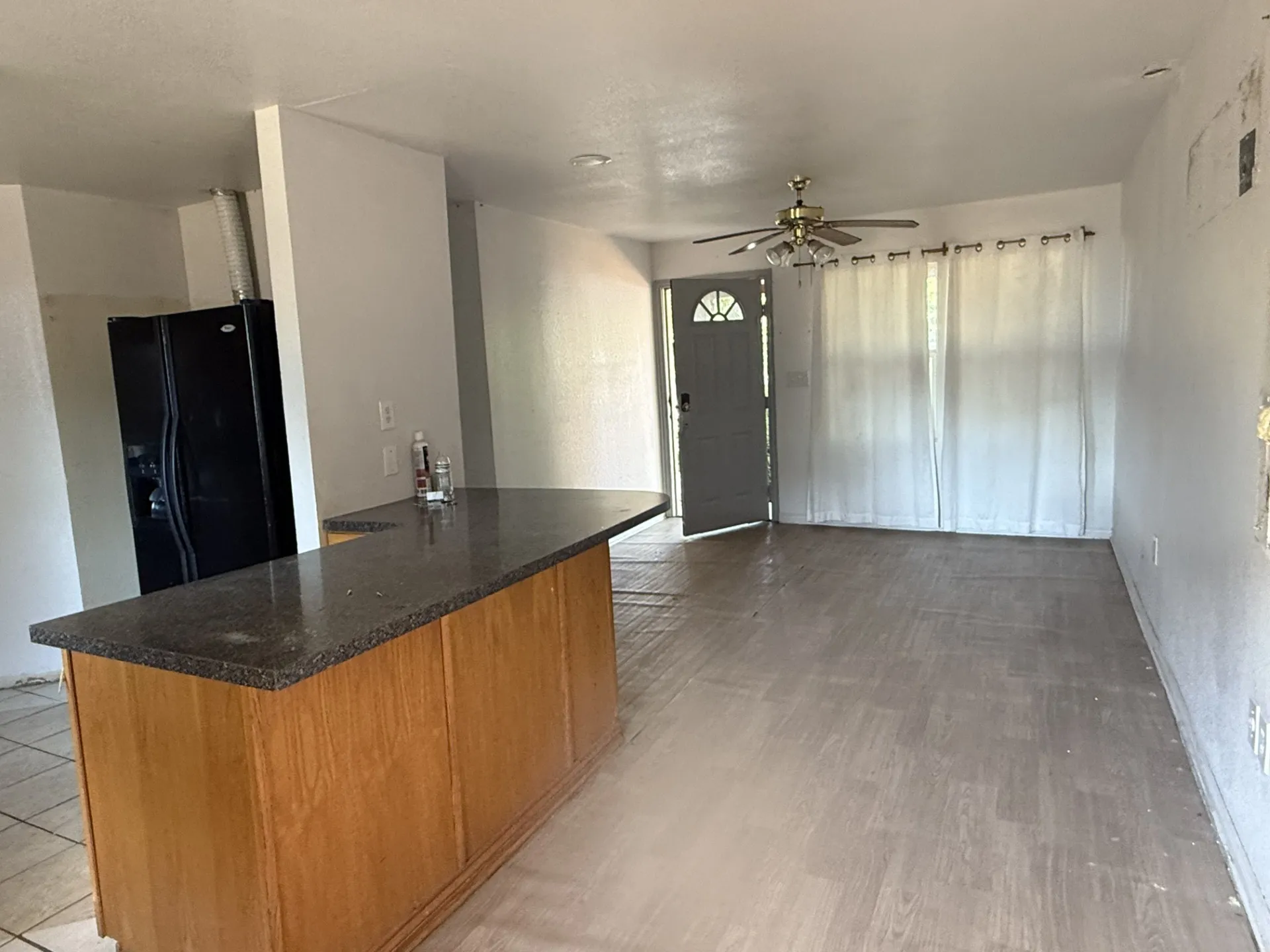 Single Family Residence For Sale in Dallas County , 1800 Cottonwood Road, Carrollton, Texas 75006, 2 Bedroom, 1 Bathroom, Garage spaces, 856 Sqft, built in 1947, mls#21407318, Real Estate Agent in Carrollton, Homes For Sale in Dallas county, Homes For Sale in Carrollton, Realtor in Carrollton Texas, Real Estate Brokerage Independent Realty Texas, Luminita Cordes Realtor