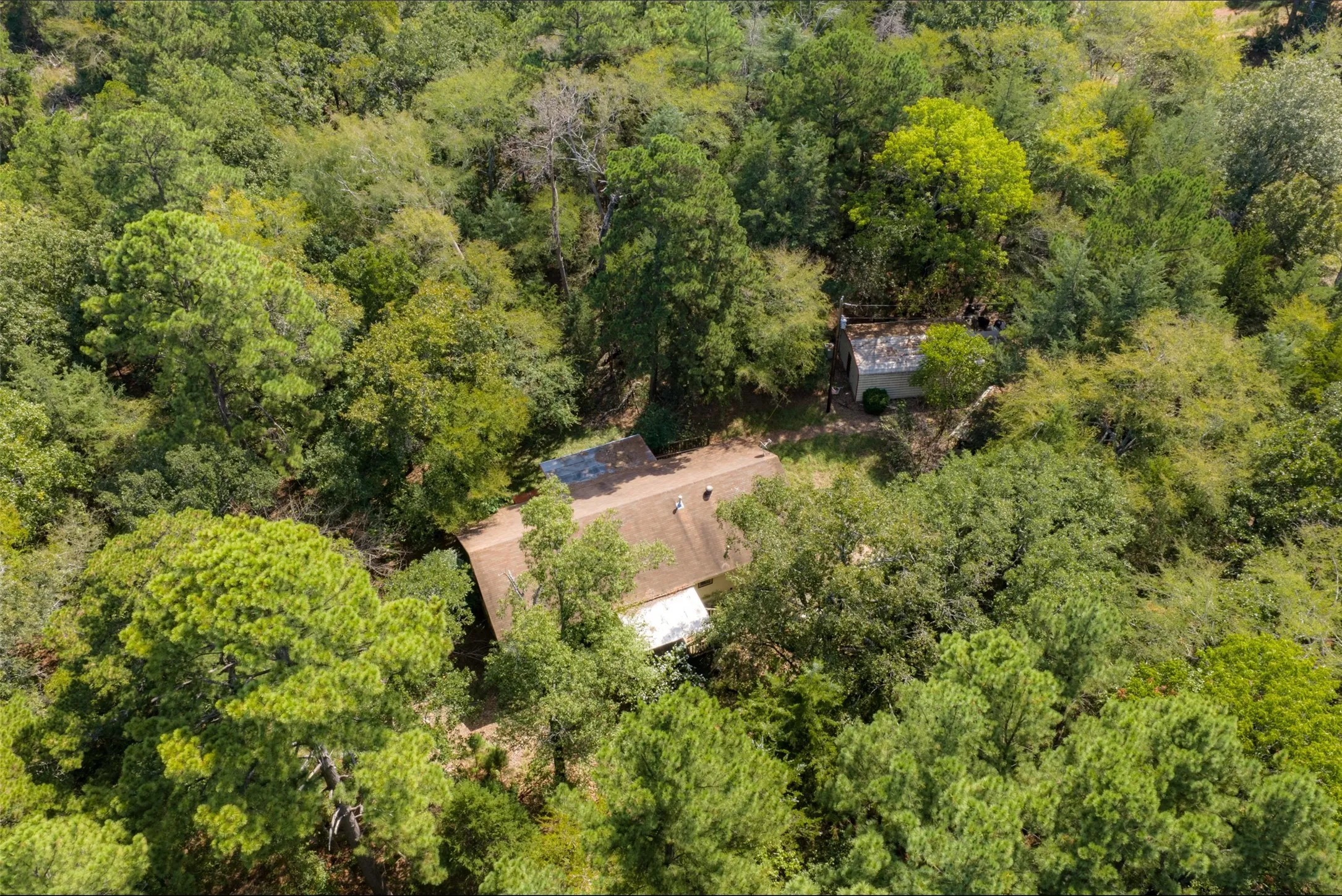 Farm For Sale in Anderson County , 20436 Fm 315, Palestine, Texas 75803, 3 Bedroom, 2 Bathroom, Garage spaces, 2,048 Sqft, built in 1999, mls#21407322, Real Estate Agent in Palestine, Homes For Sale in Anderson county, Homes For Sale in Palestine, Realtor in Palestine Texas, Real Estate Brokerage Independent Realty Texas, Luminita Cordes Realtor