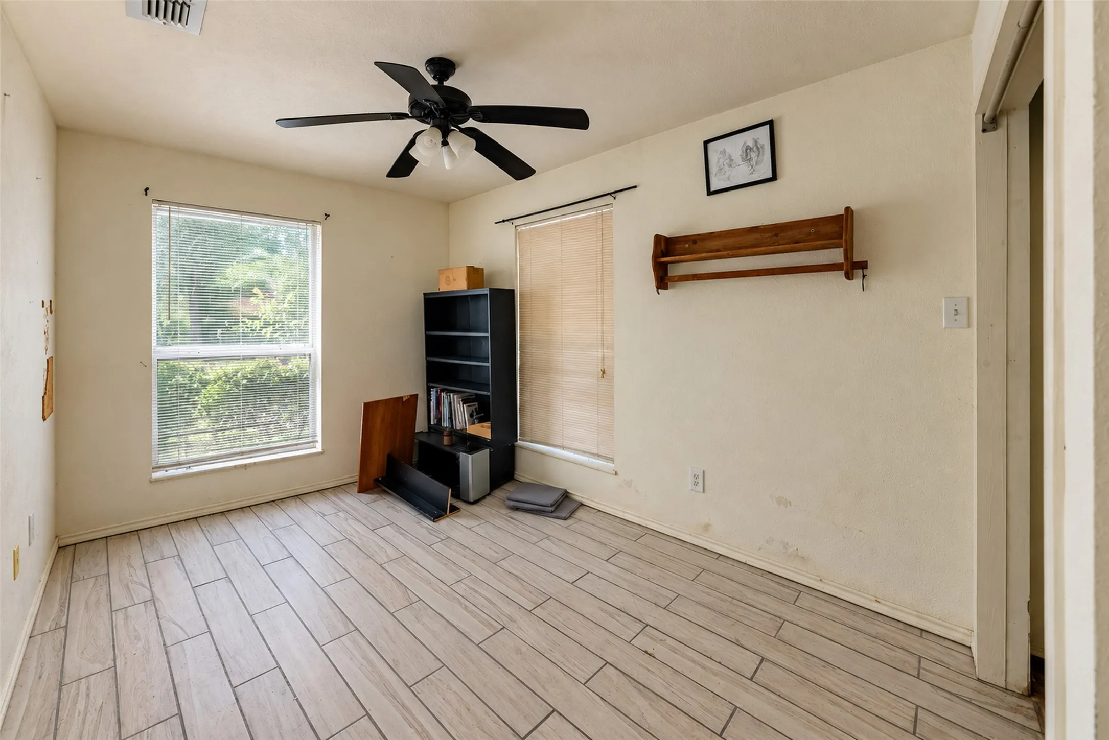 Farm For Sale in Anderson County , 20436 Fm 315, Palestine, Texas 75803, 3 Bedroom, 2 Bathroom, Garage spaces, 2,048 Sqft, built in 1999, mls#21407322, Real Estate Agent in Palestine, Homes For Sale in Anderson county, Homes For Sale in Palestine, Realtor in Palestine Texas, Real Estate Brokerage Independent Realty Texas, Luminita Cordes Realtor